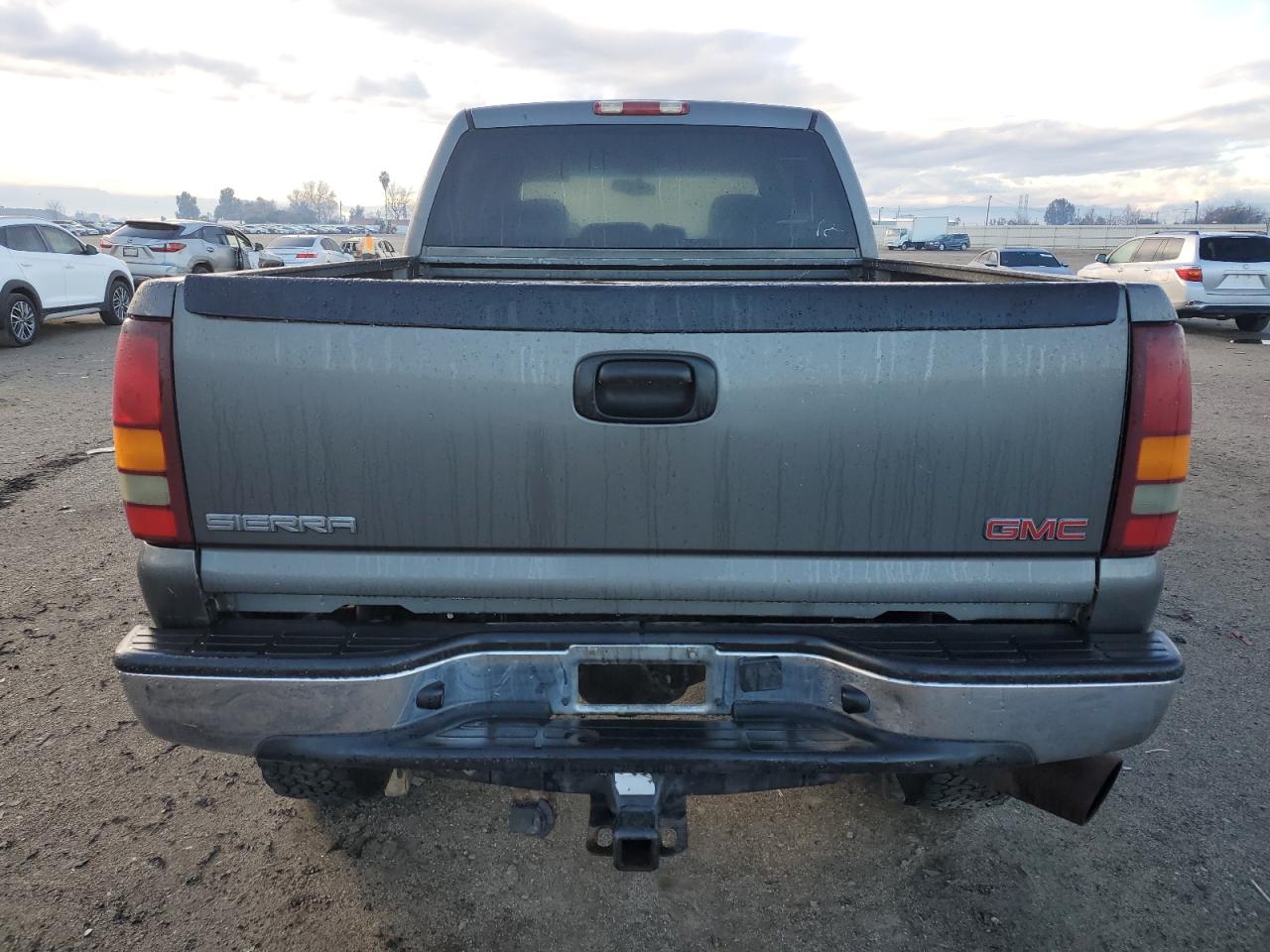 Photo 5 VIN: 1GTHK23161F111549 - GMC SIERRA 