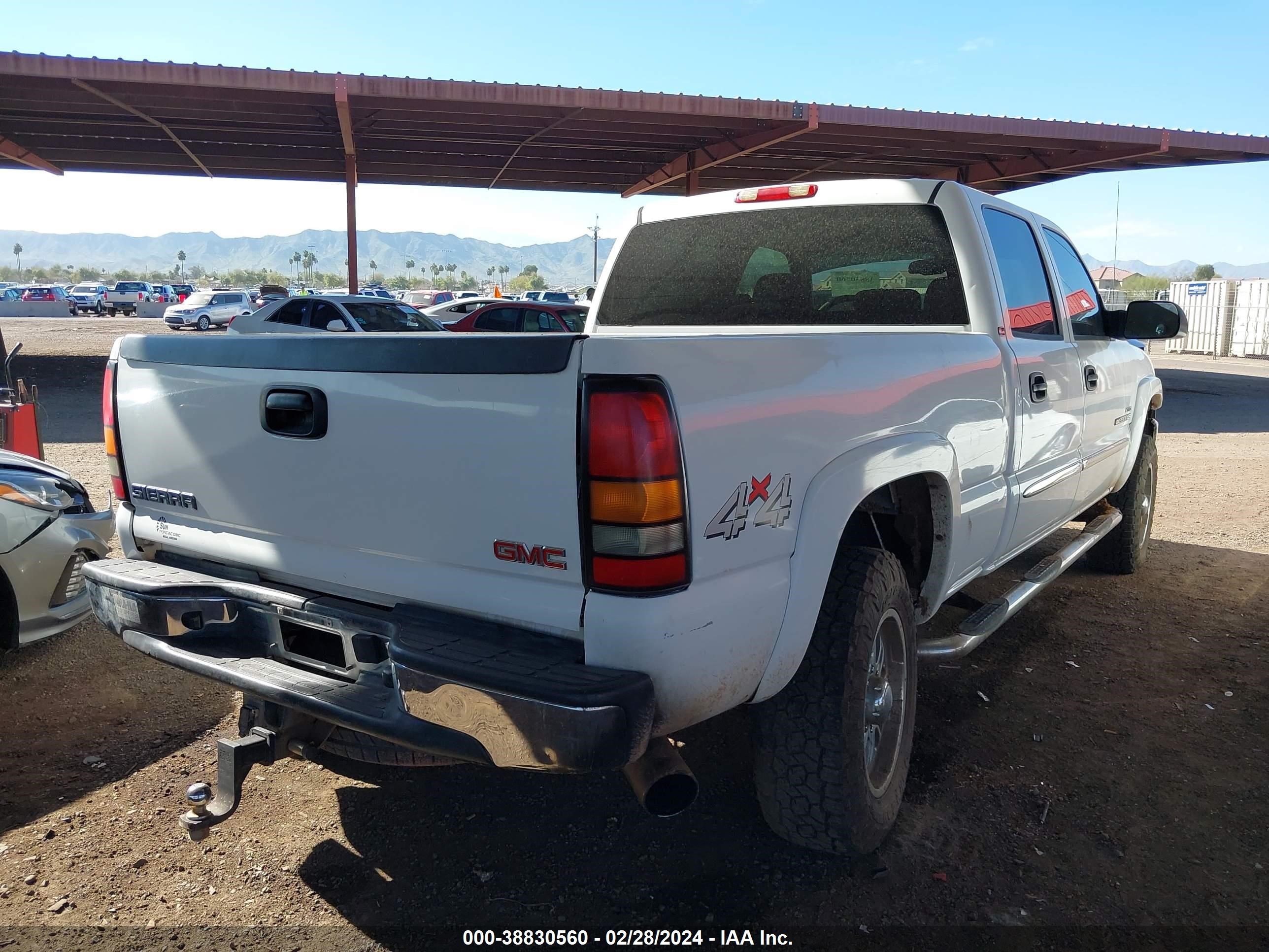 Photo 3 VIN: 1GTHK23164F133524 - GMC SIERRA 