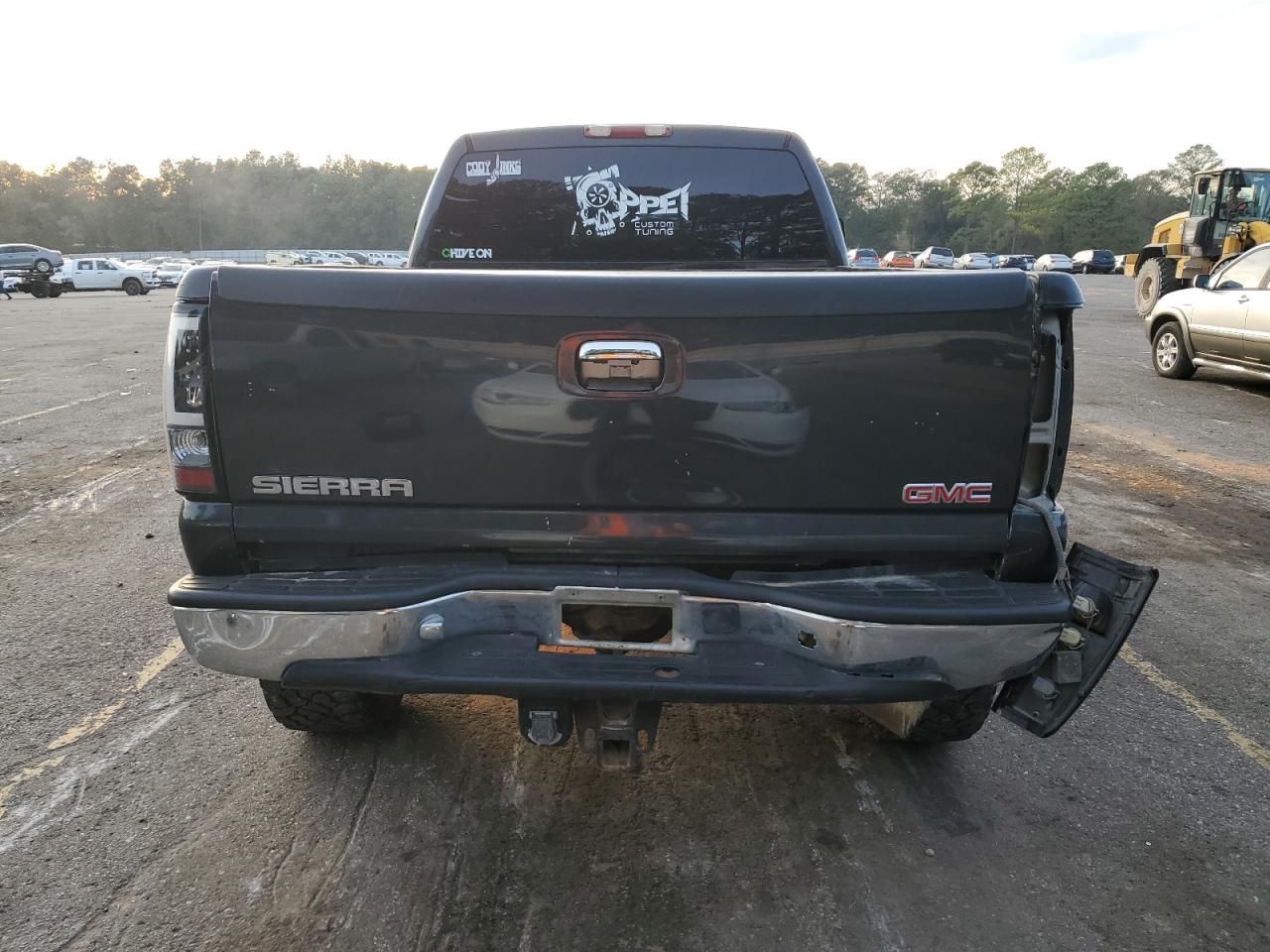 Photo 5 VIN: 1GTHK23174F119129 - GMC SIERRA 