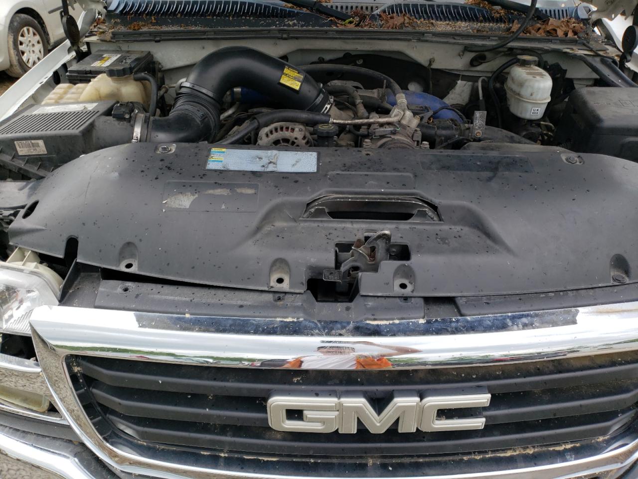 Photo 10 VIN: 1GTHK23184F121276 - GMC SIERRA 