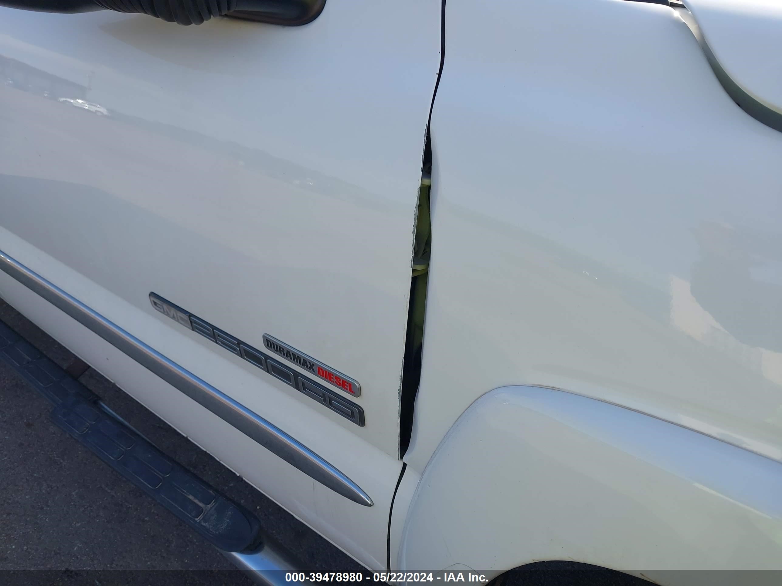 Photo 12 VIN: 1GTHK23194F121383 - GMC SIERRA 