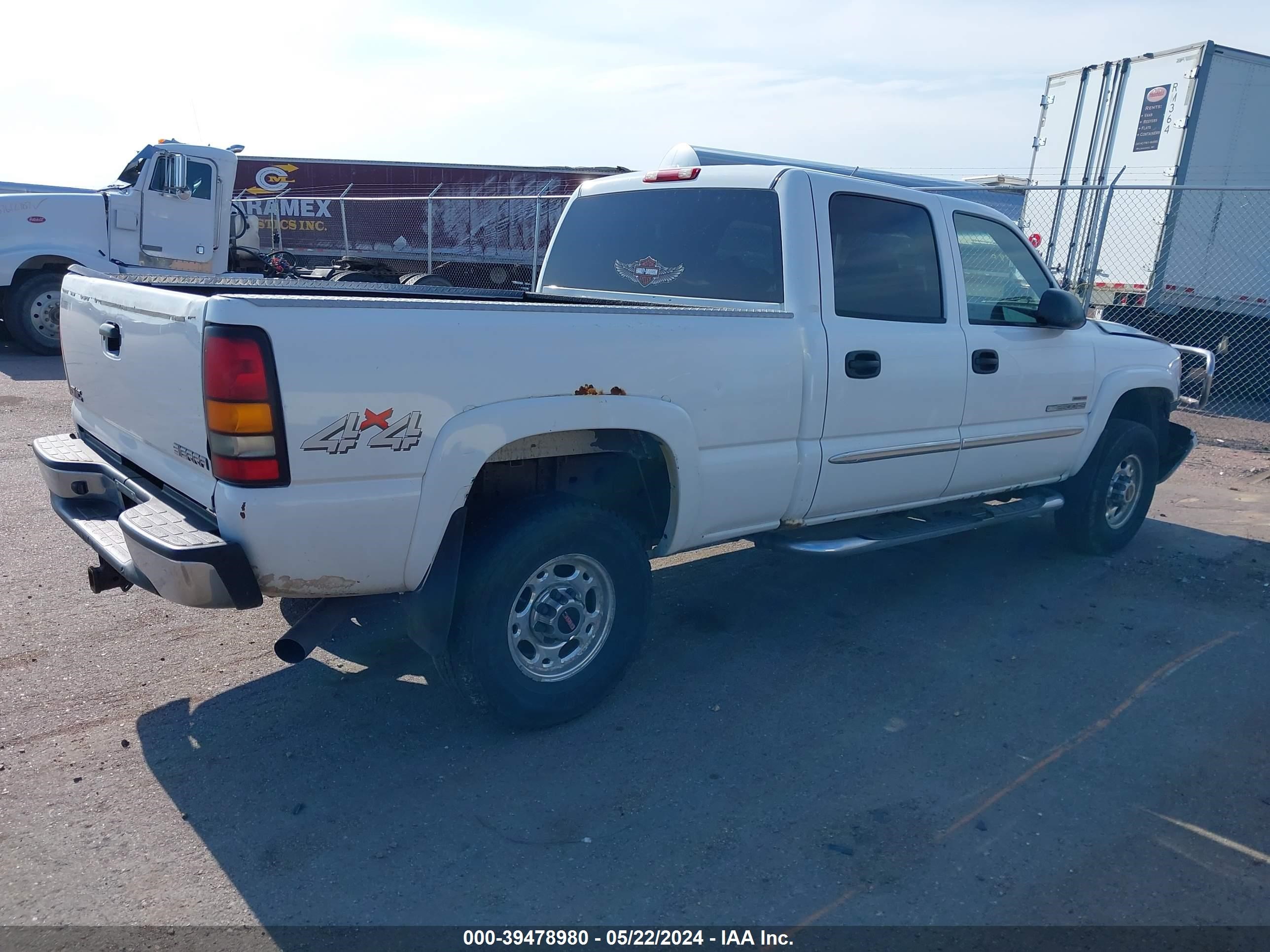 Photo 3 VIN: 1GTHK23194F121383 - GMC SIERRA 