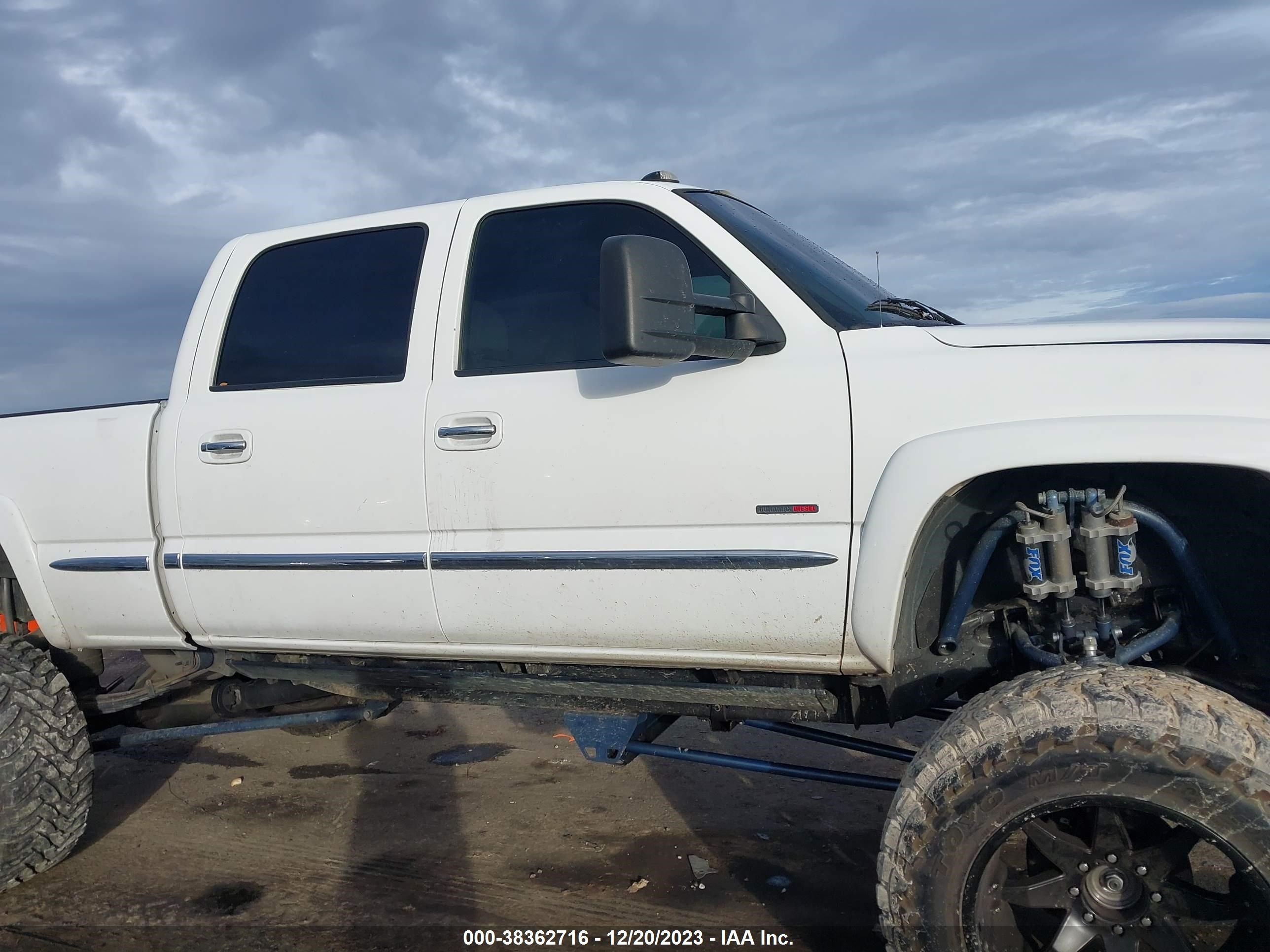 Photo 11 VIN: 1GTHK231X2F148573 - GMC SIERRA 