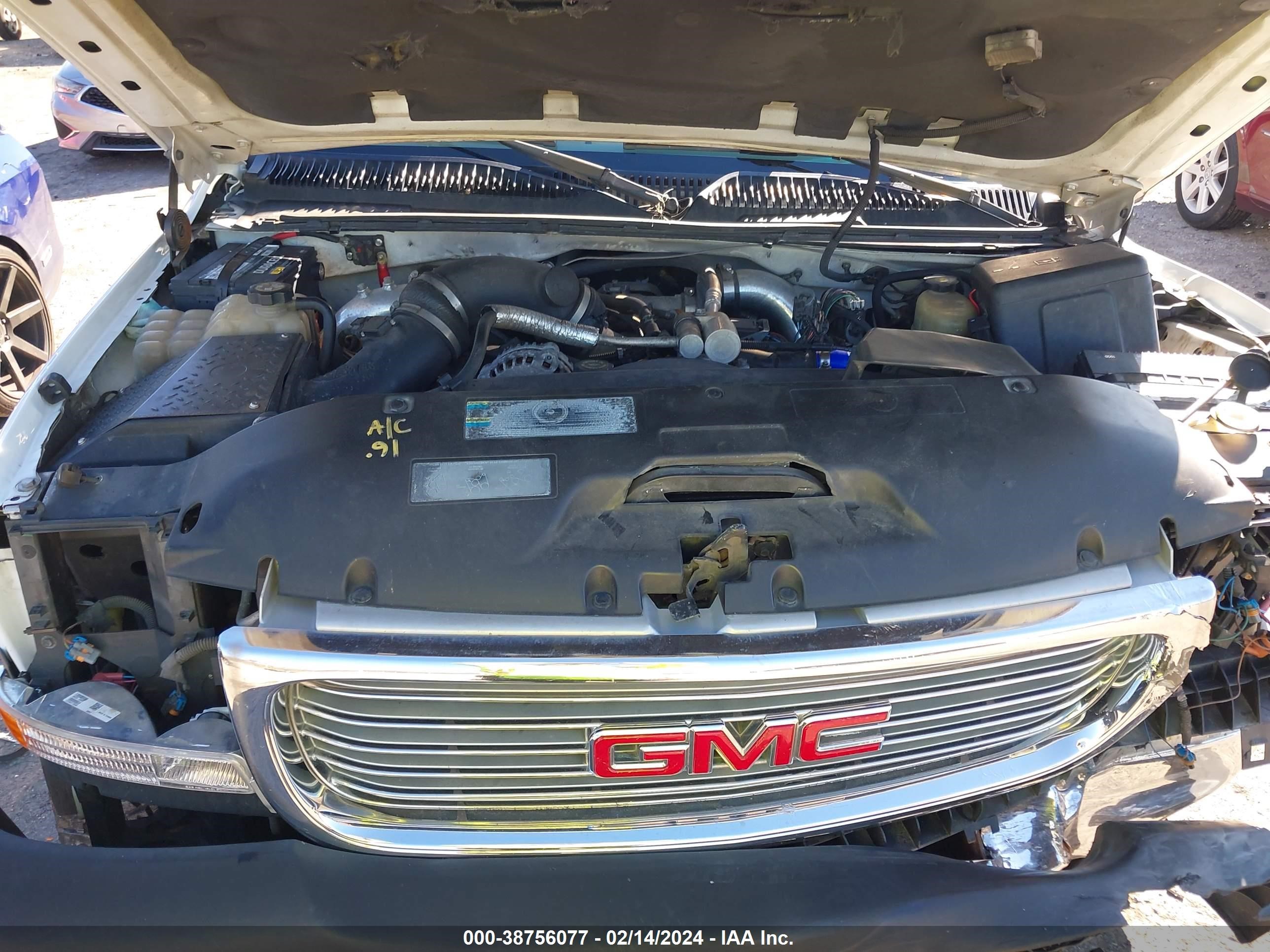 Photo 9 VIN: 1GTHK231X2F222039 - GMC SIERRA 