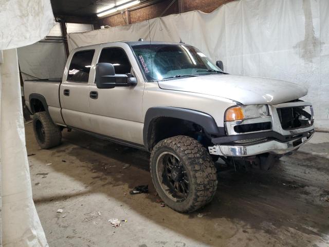 Photo 3 VIN: 1GTHK231X4F141111 - GMC SIERRA 