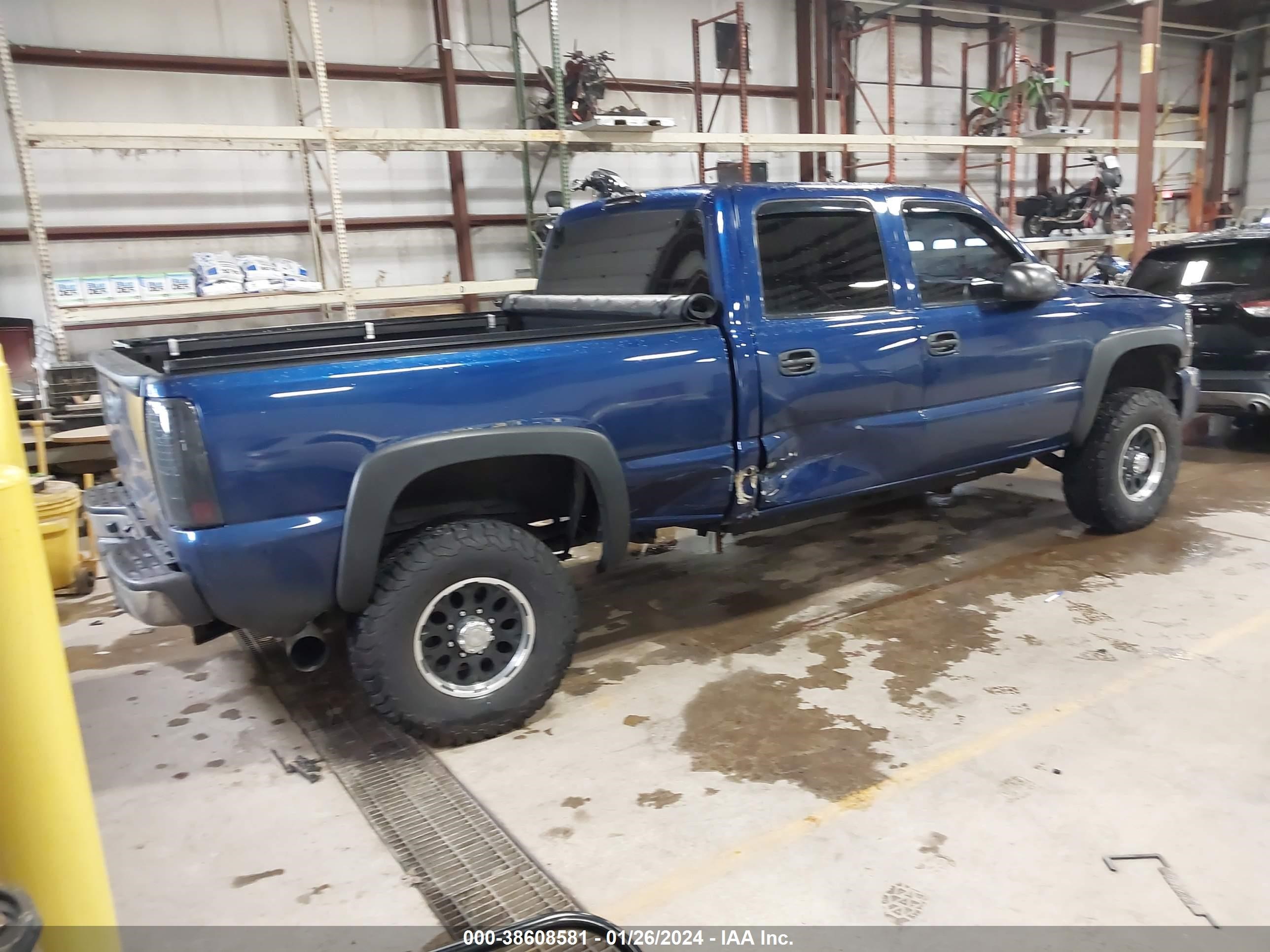 Photo 3 VIN: 1GTHK23205F887738 - GMC SIERRA 