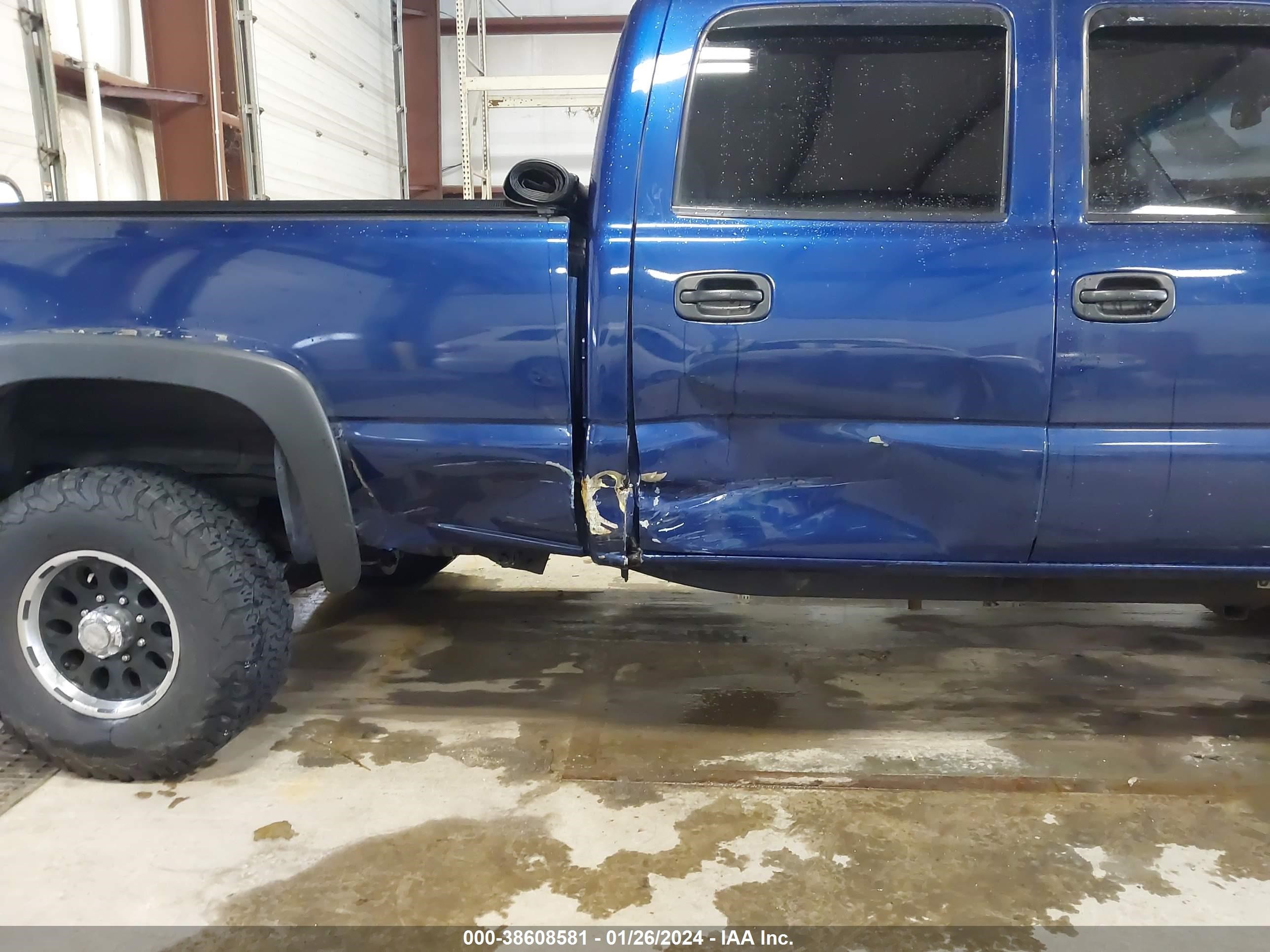 Photo 5 VIN: 1GTHK23205F887738 - GMC SIERRA 