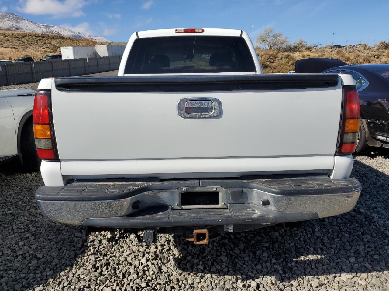 Photo 6 VIN: 1GTHK23205F909009 - GMC SIERRA 