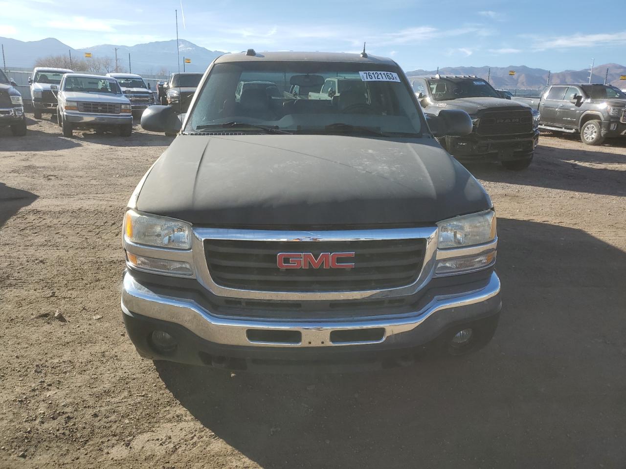 Photo 4 VIN: 1GTHK23235F857200 - GMC SIERRA 