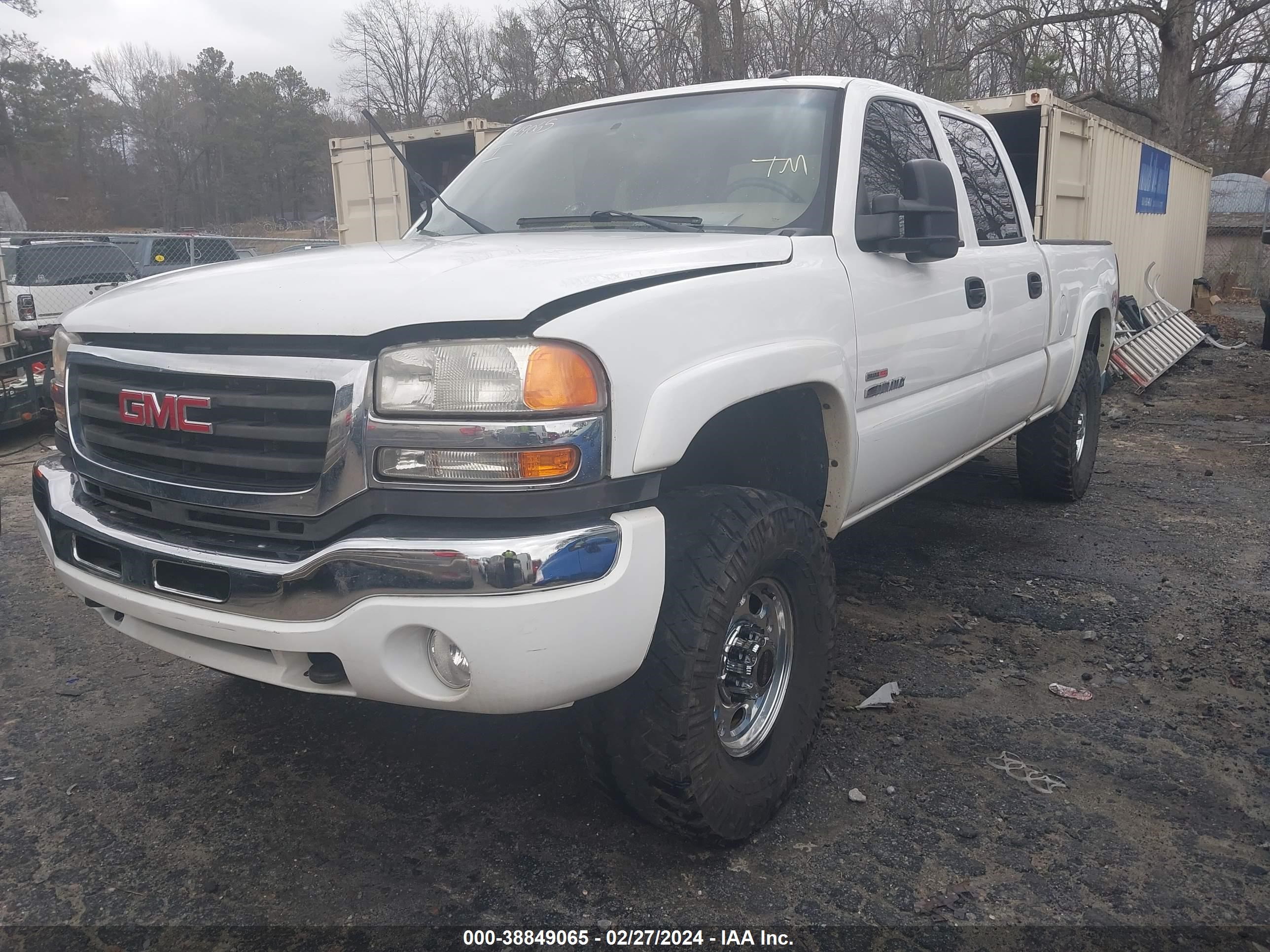 Photo 1 VIN: 1GTHK23245F830510 - GMC SIERRA 