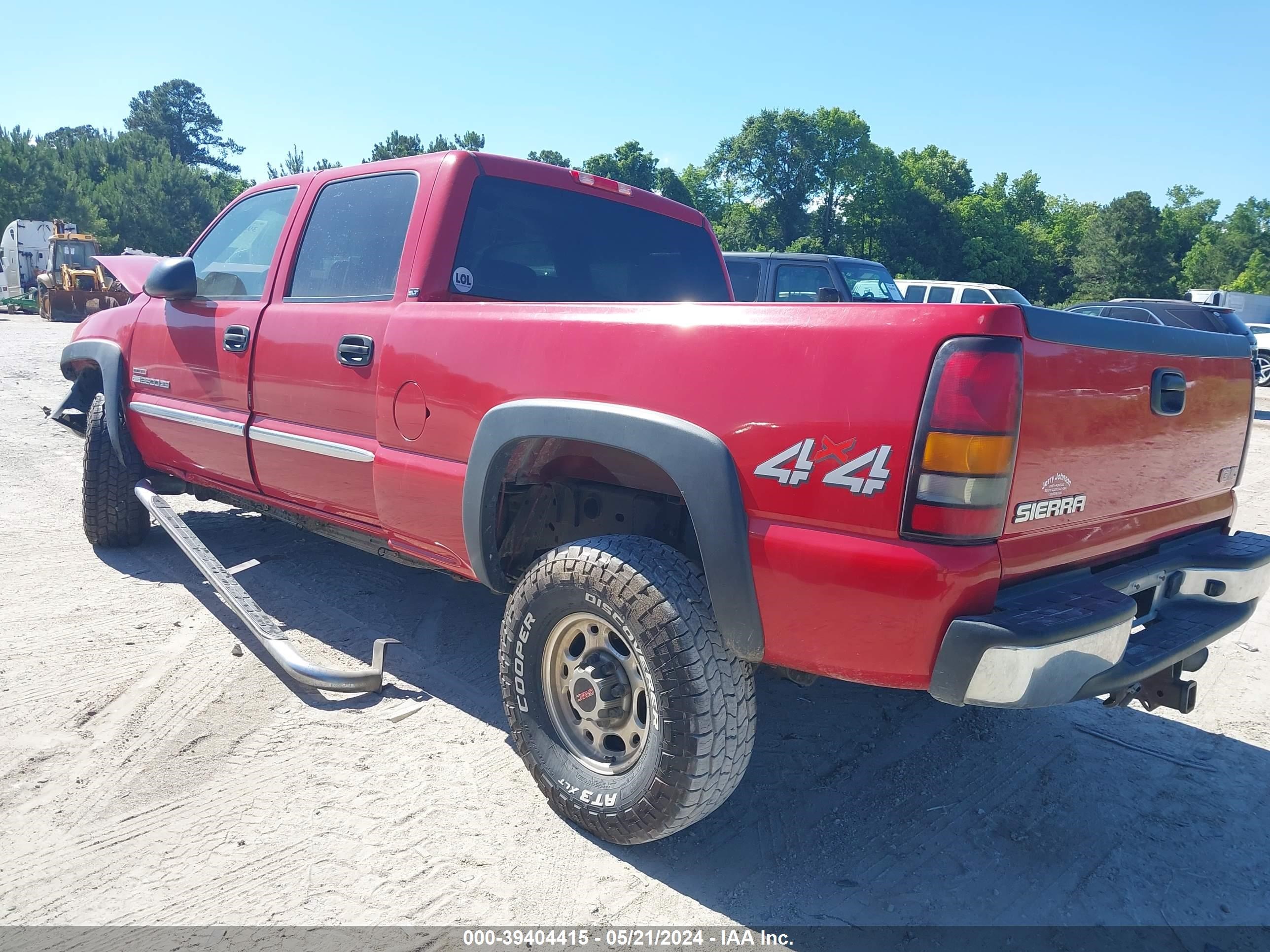 Photo 2 VIN: 1GTHK23245F850045 - GMC SIERRA 