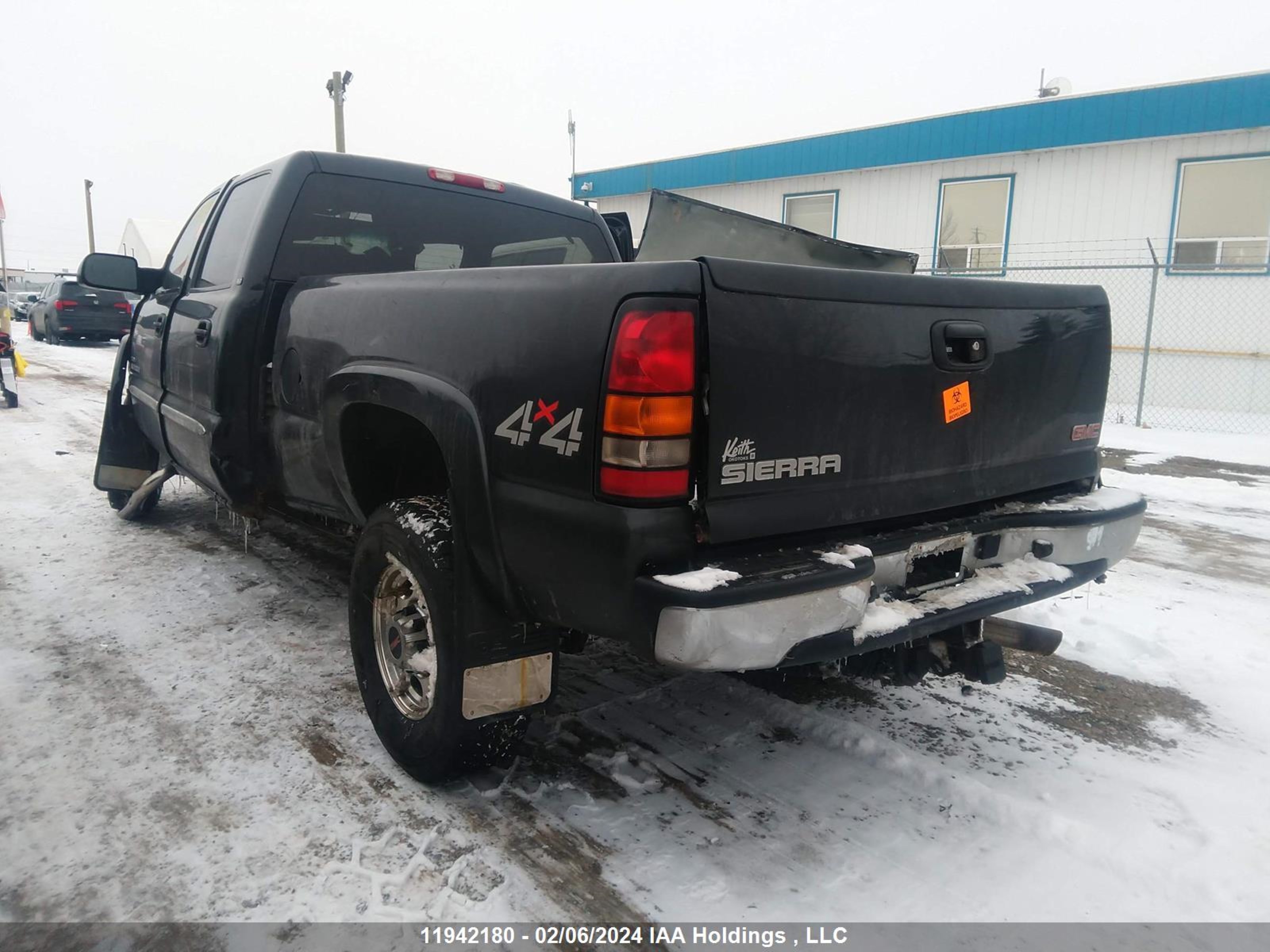 Photo 2 VIN: 1GTHK23245F944944 - GMC SIERRA 