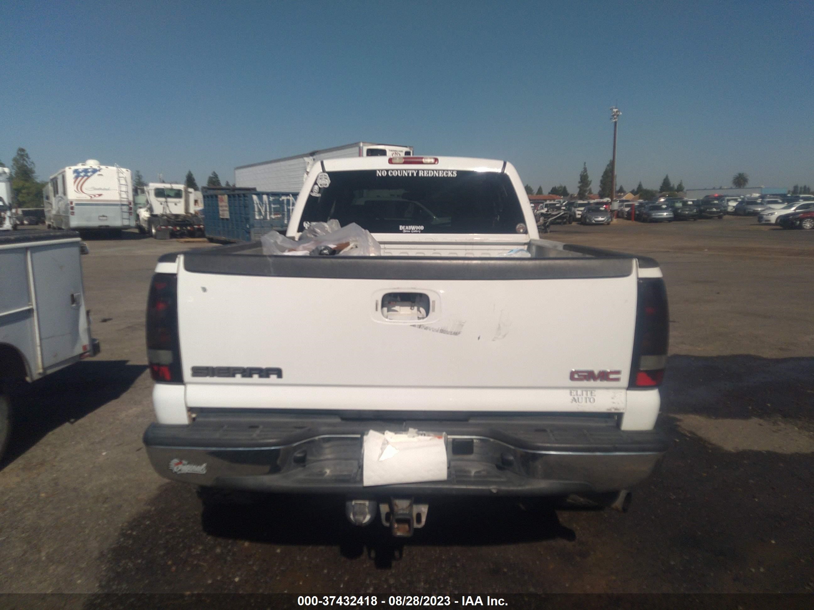 Photo 15 VIN: 1GTHK23245F969827 - GMC SIERRA 