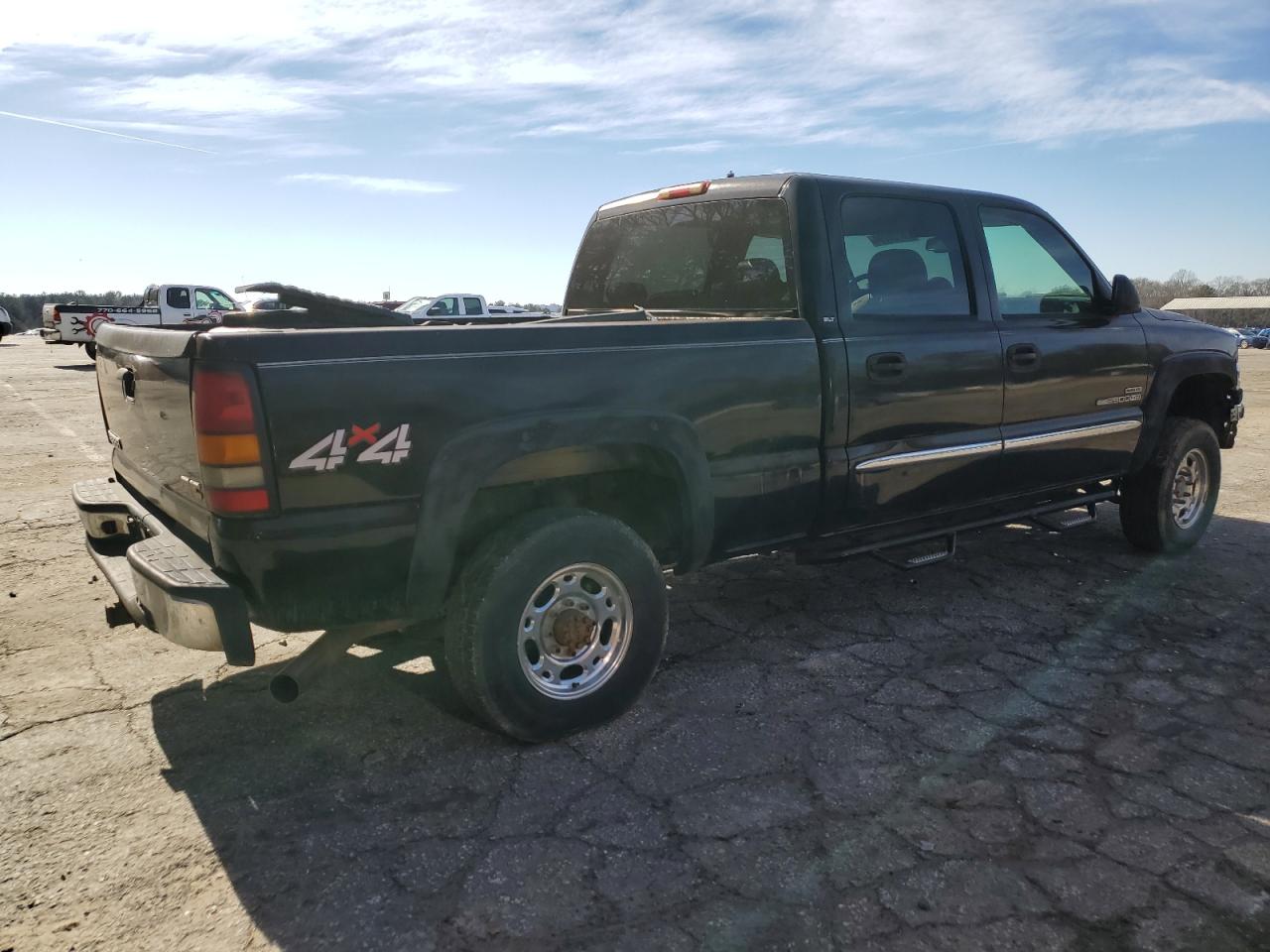 Photo 2 VIN: 1GTHK23246F129614 - GMC SIERRA 