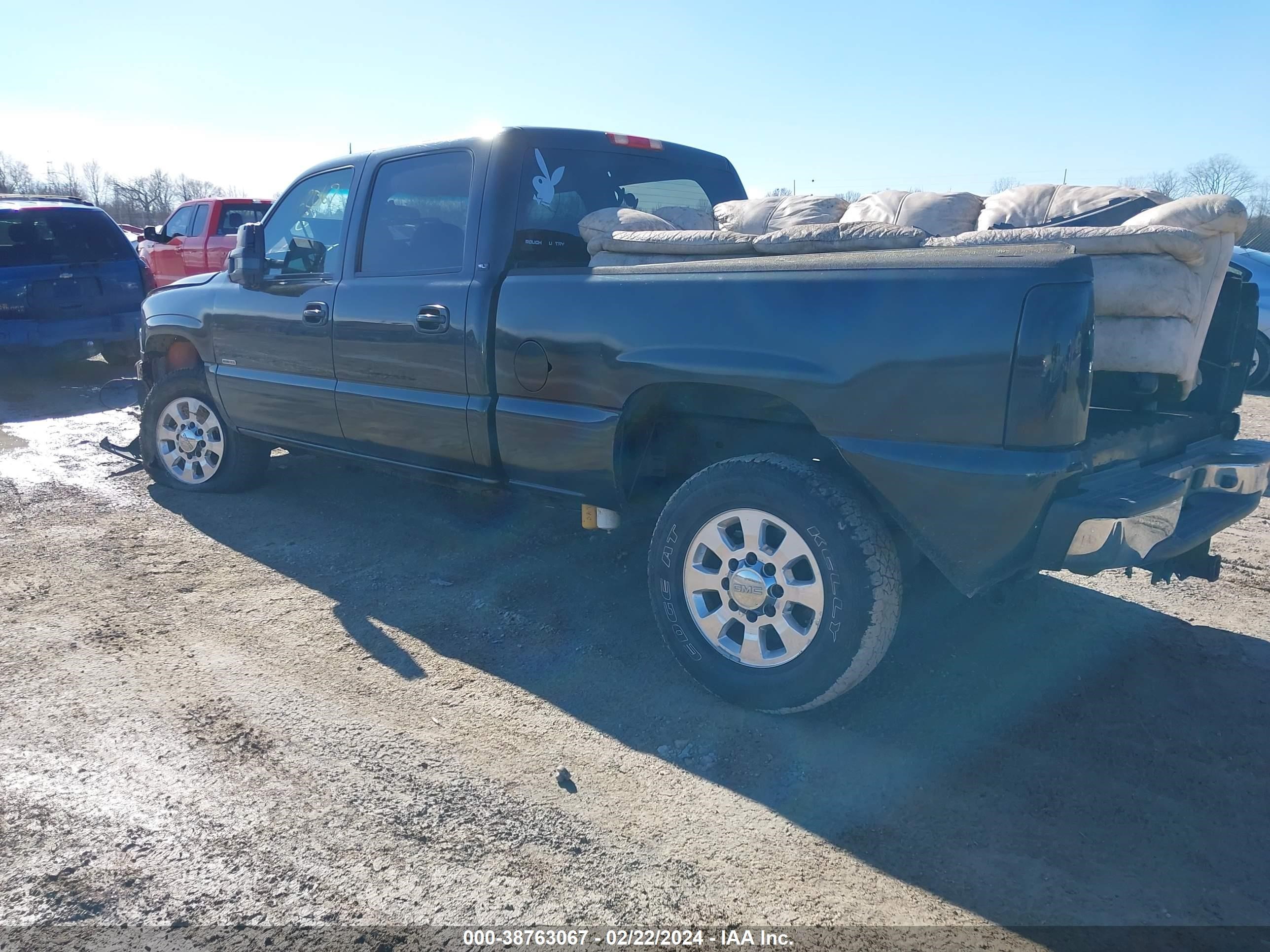 Photo 2 VIN: 1GTHK23254F252531 - GMC SIERRA 