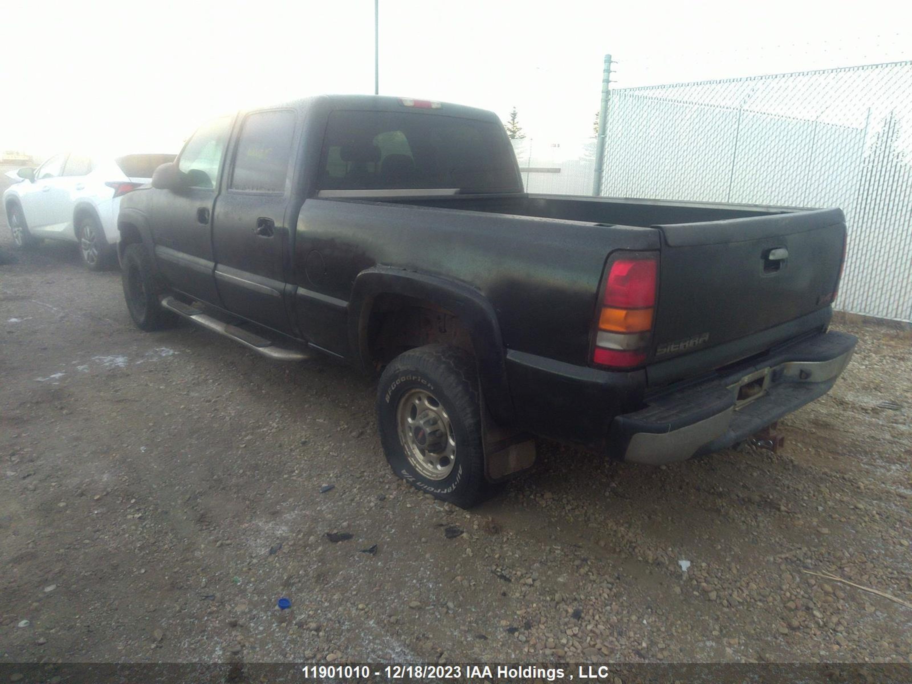 Photo 2 VIN: 1GTHK23255F849602 - GMC SIERRA 