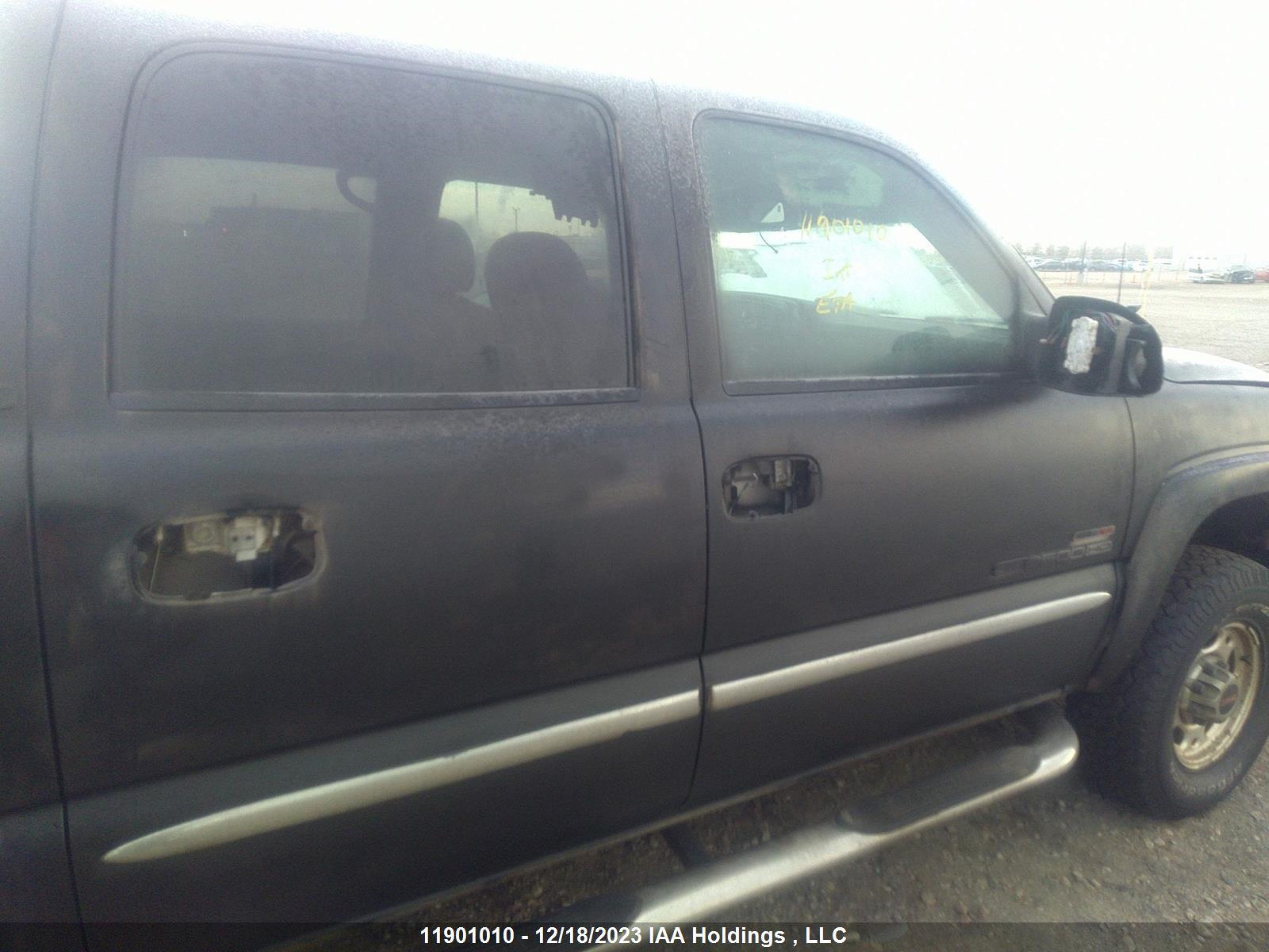 Photo 5 VIN: 1GTHK23255F849602 - GMC SIERRA 