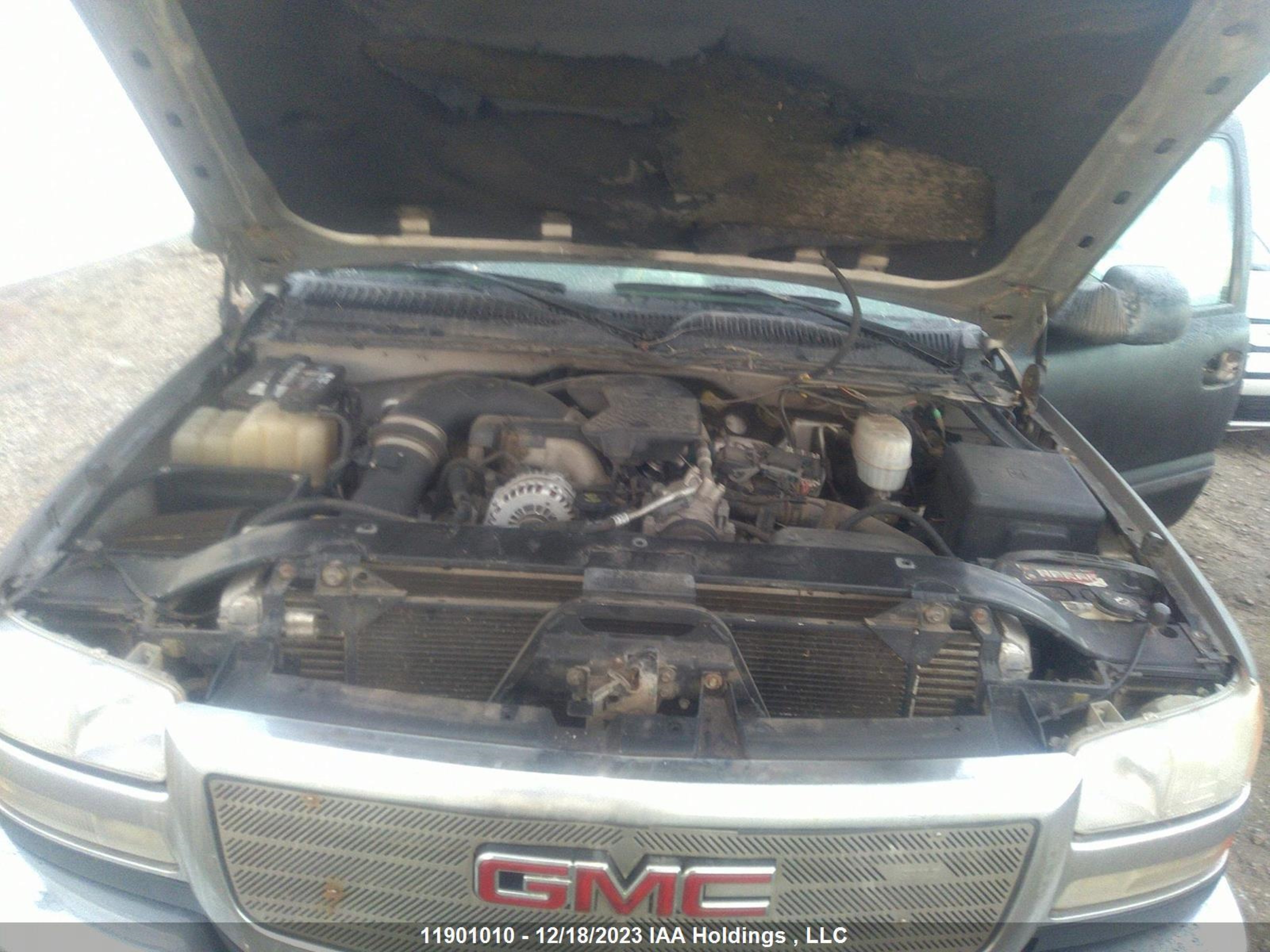 Photo 9 VIN: 1GTHK23255F849602 - GMC SIERRA 