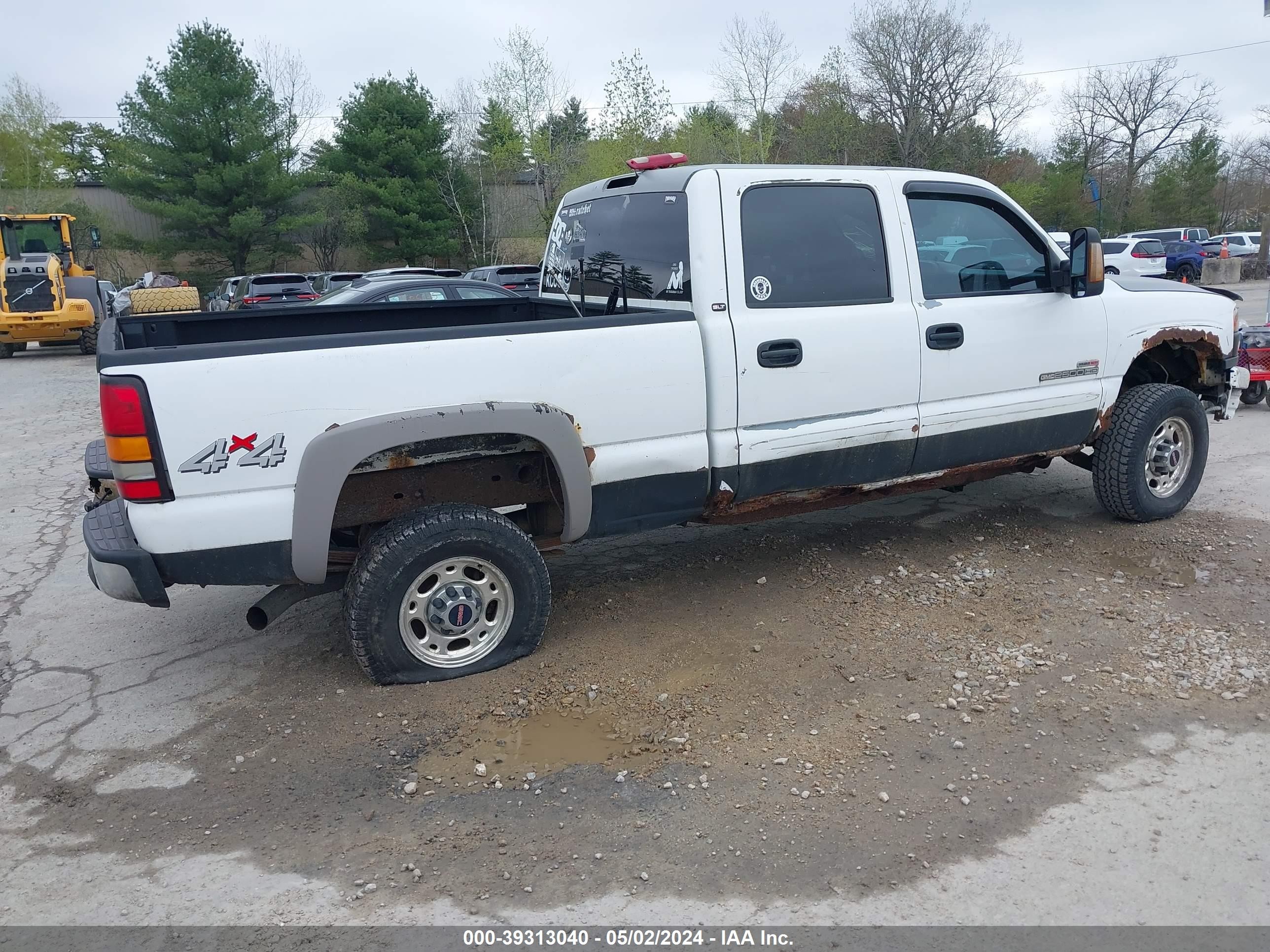 Photo 3 VIN: 1GTHK23256F124762 - GMC SIERRA 