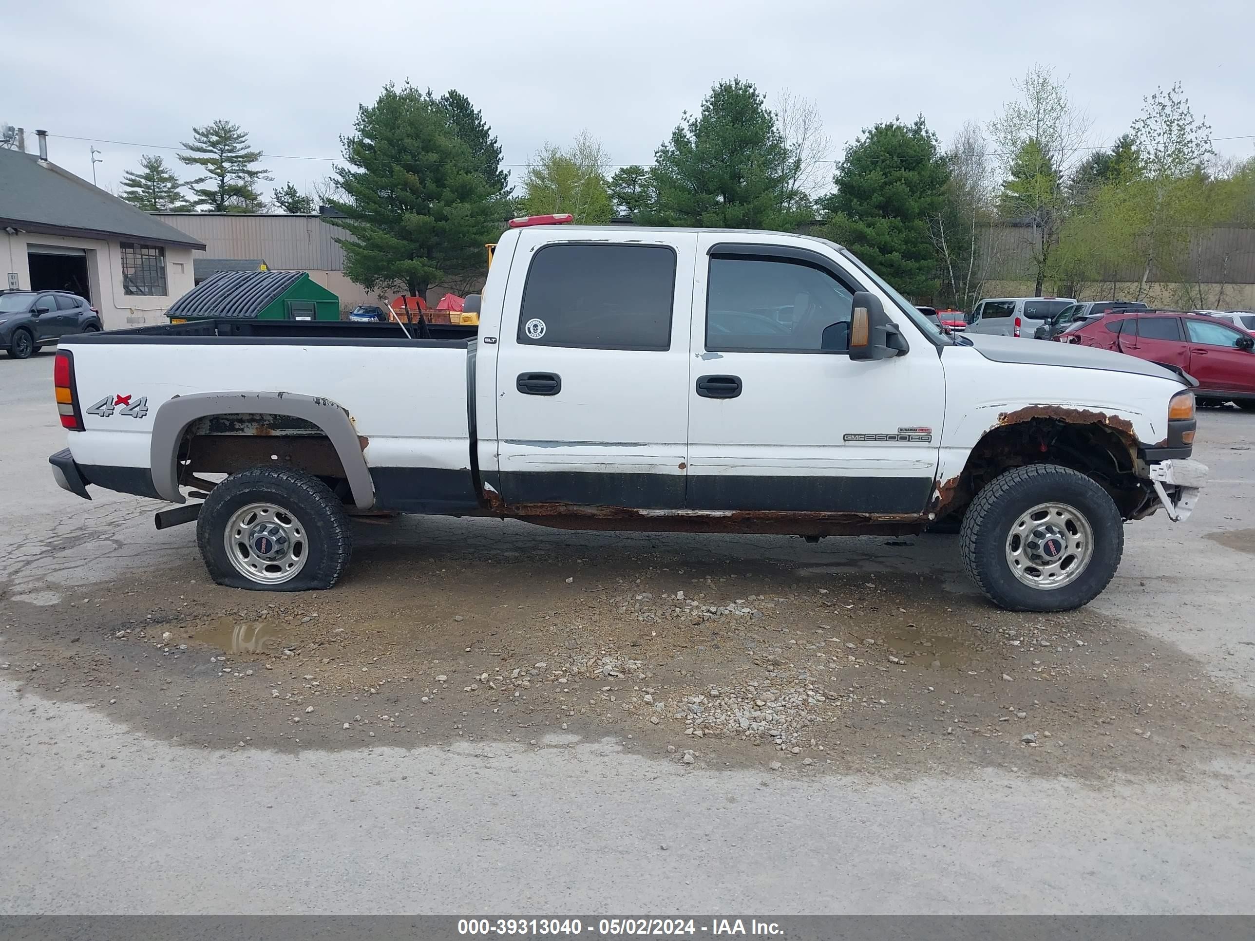 Photo 5 VIN: 1GTHK23256F124762 - GMC SIERRA 