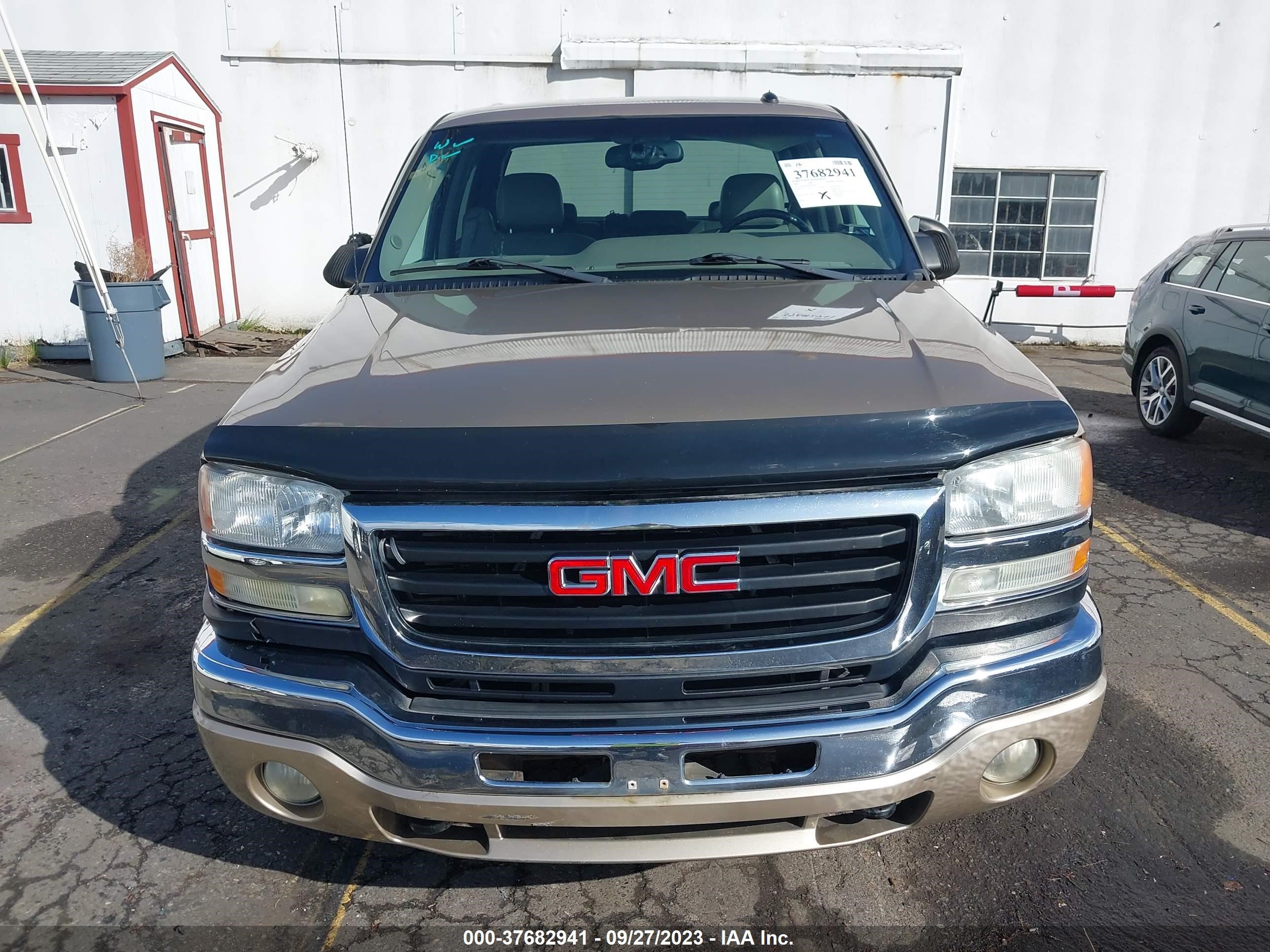 Photo 11 VIN: 1GTHK23265F844229 - GMC SIERRA 