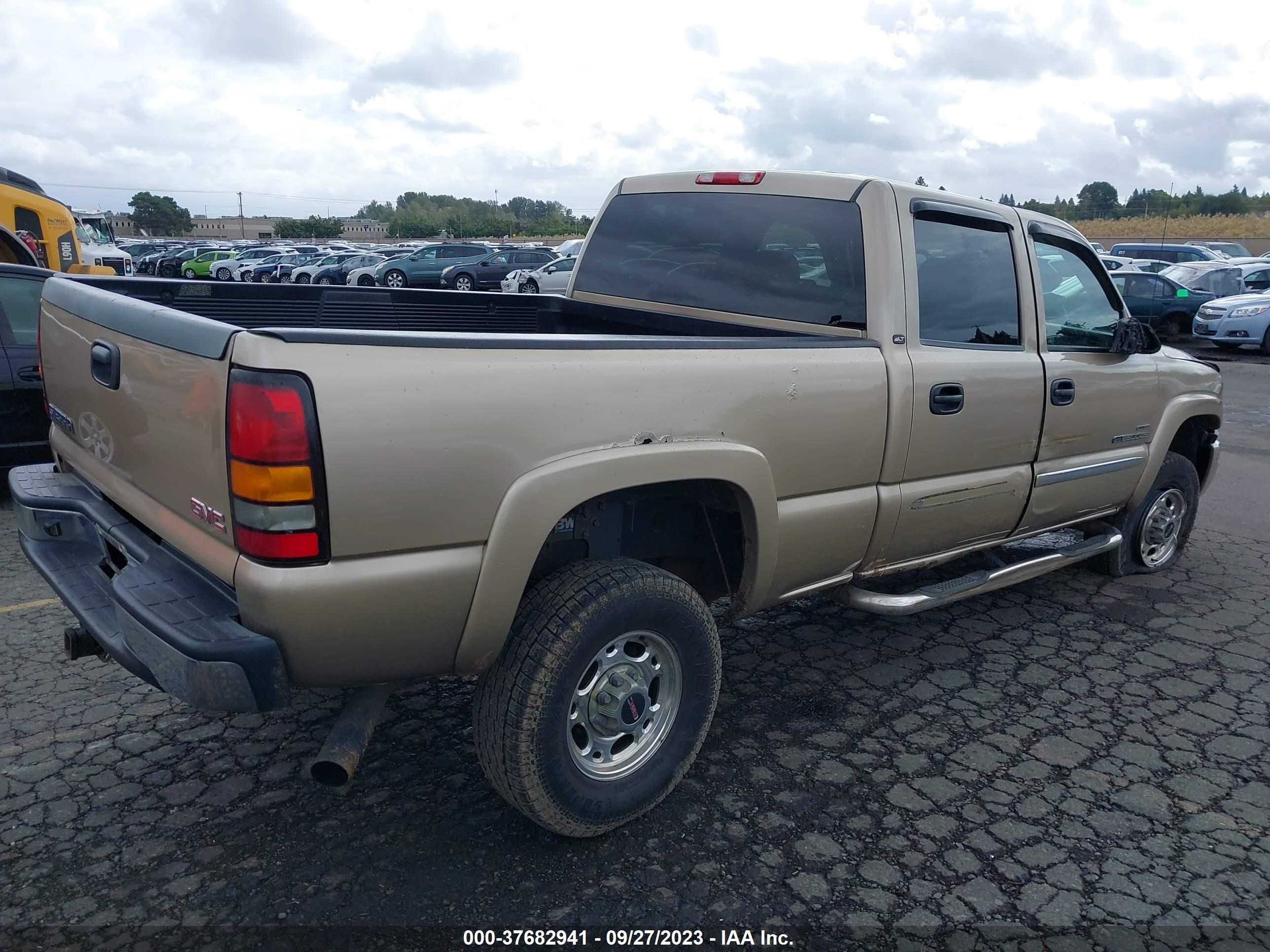 Photo 3 VIN: 1GTHK23265F844229 - GMC SIERRA 