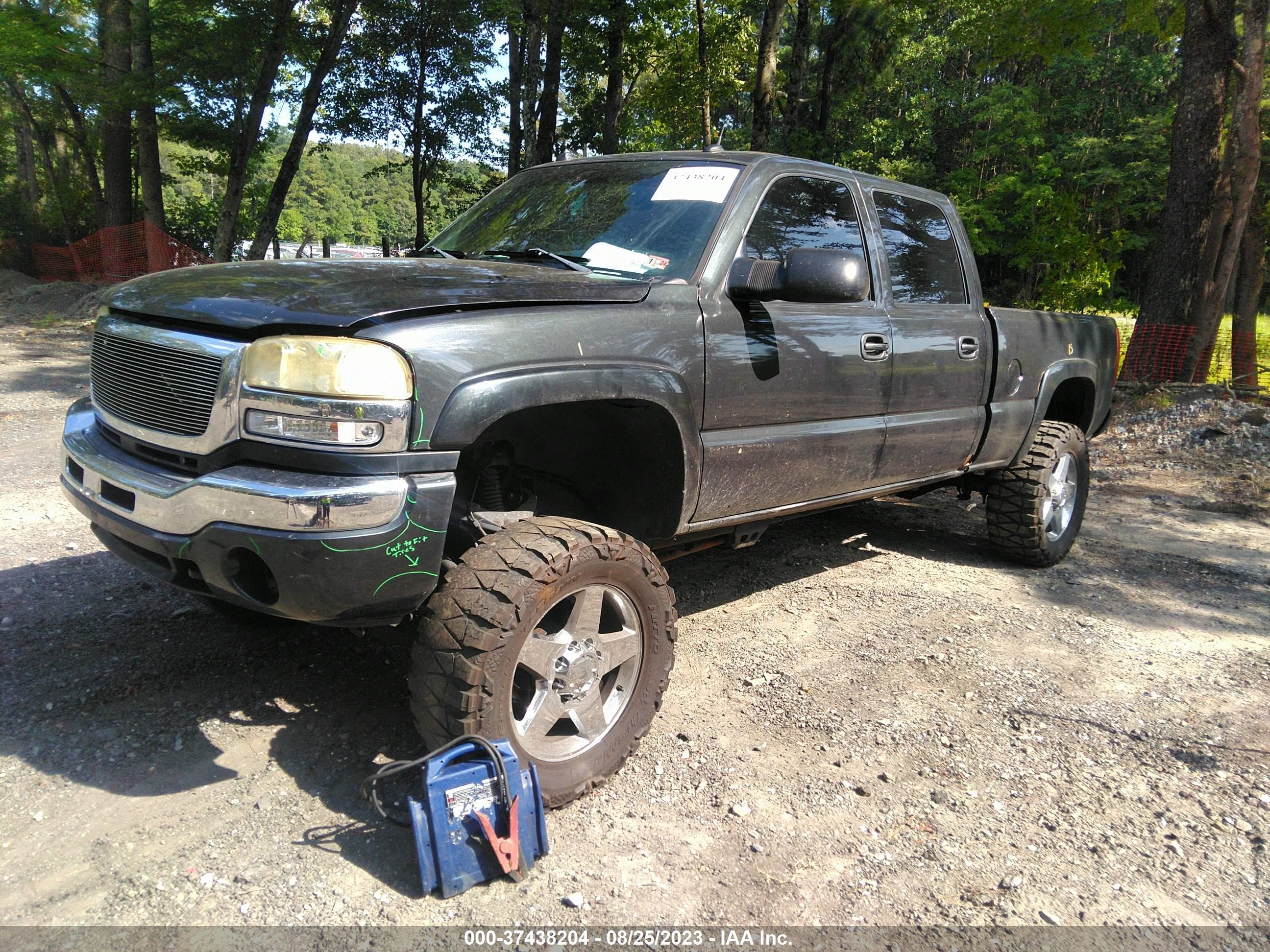 Photo 1 VIN: 1GTHK23265F935176 - GMC SIERRA 