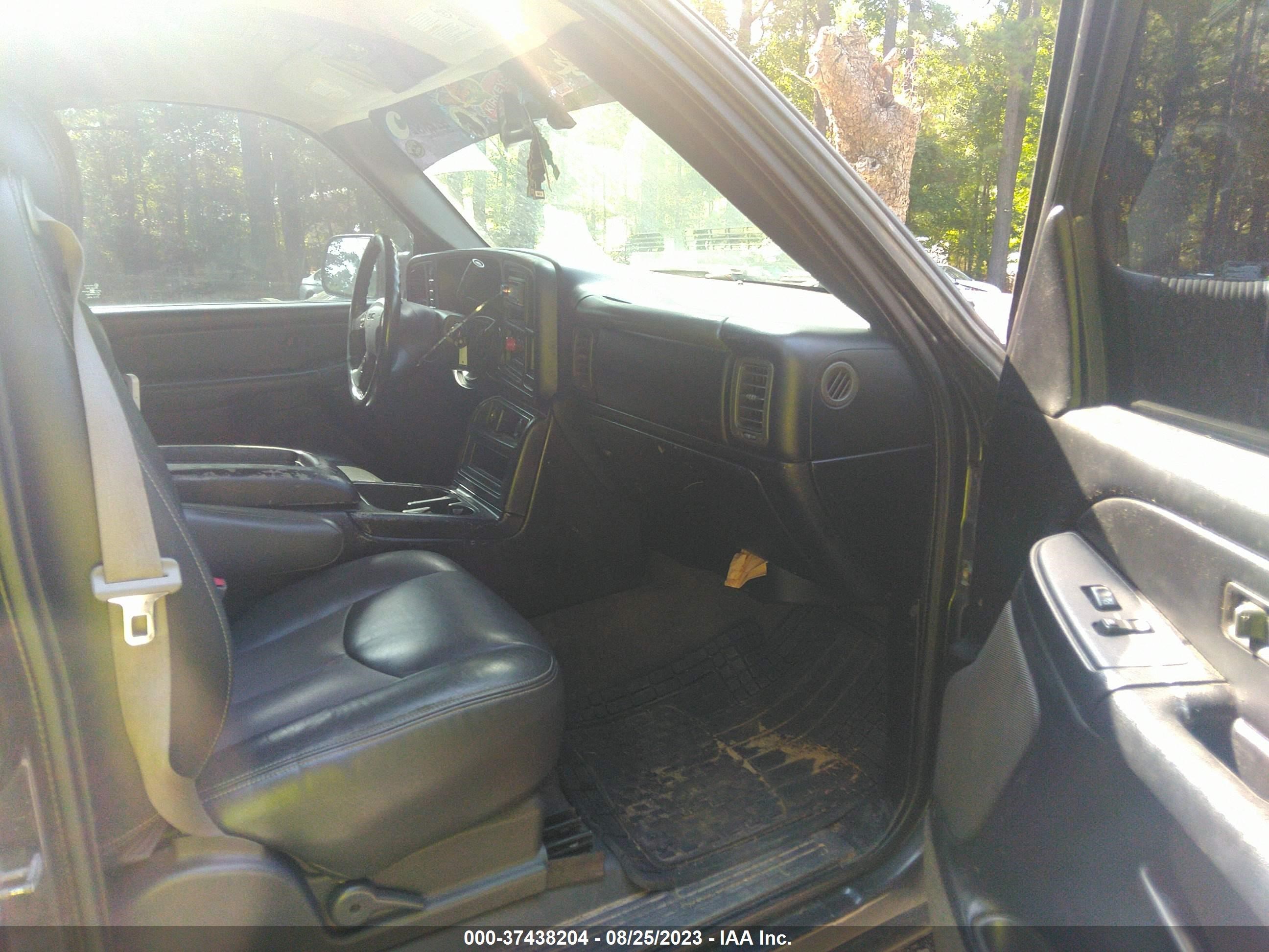 Photo 4 VIN: 1GTHK23265F935176 - GMC SIERRA 