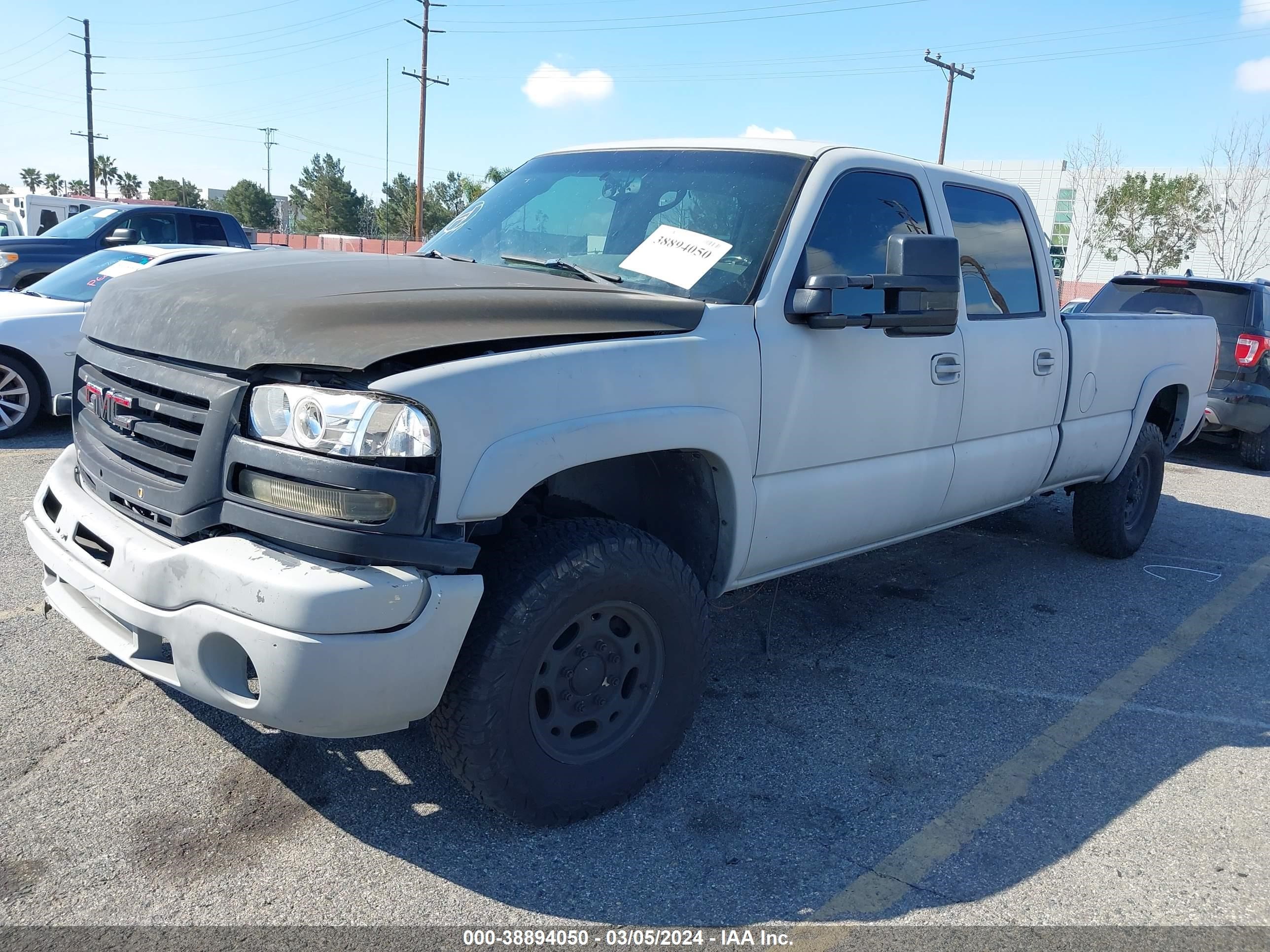 Photo 2 VIN: 1GTHK23285F888474 - GMC SIERRA 