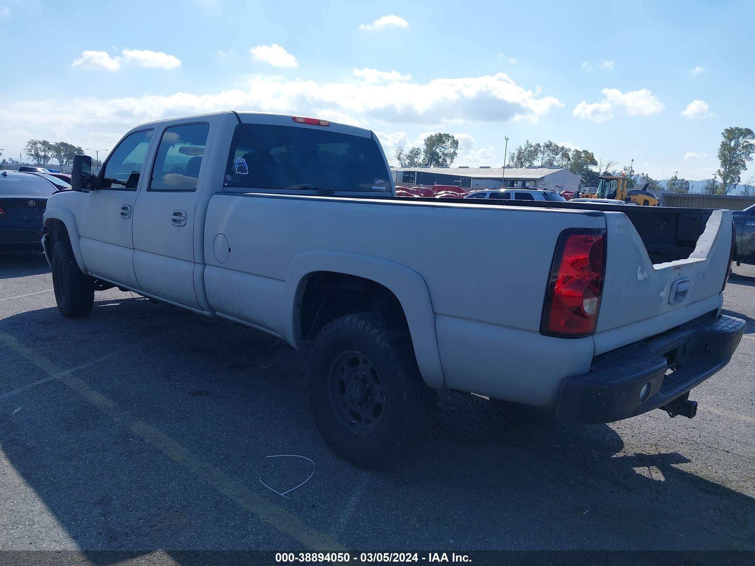 Photo 3 VIN: 1GTHK23285F888474 - GMC SIERRA 