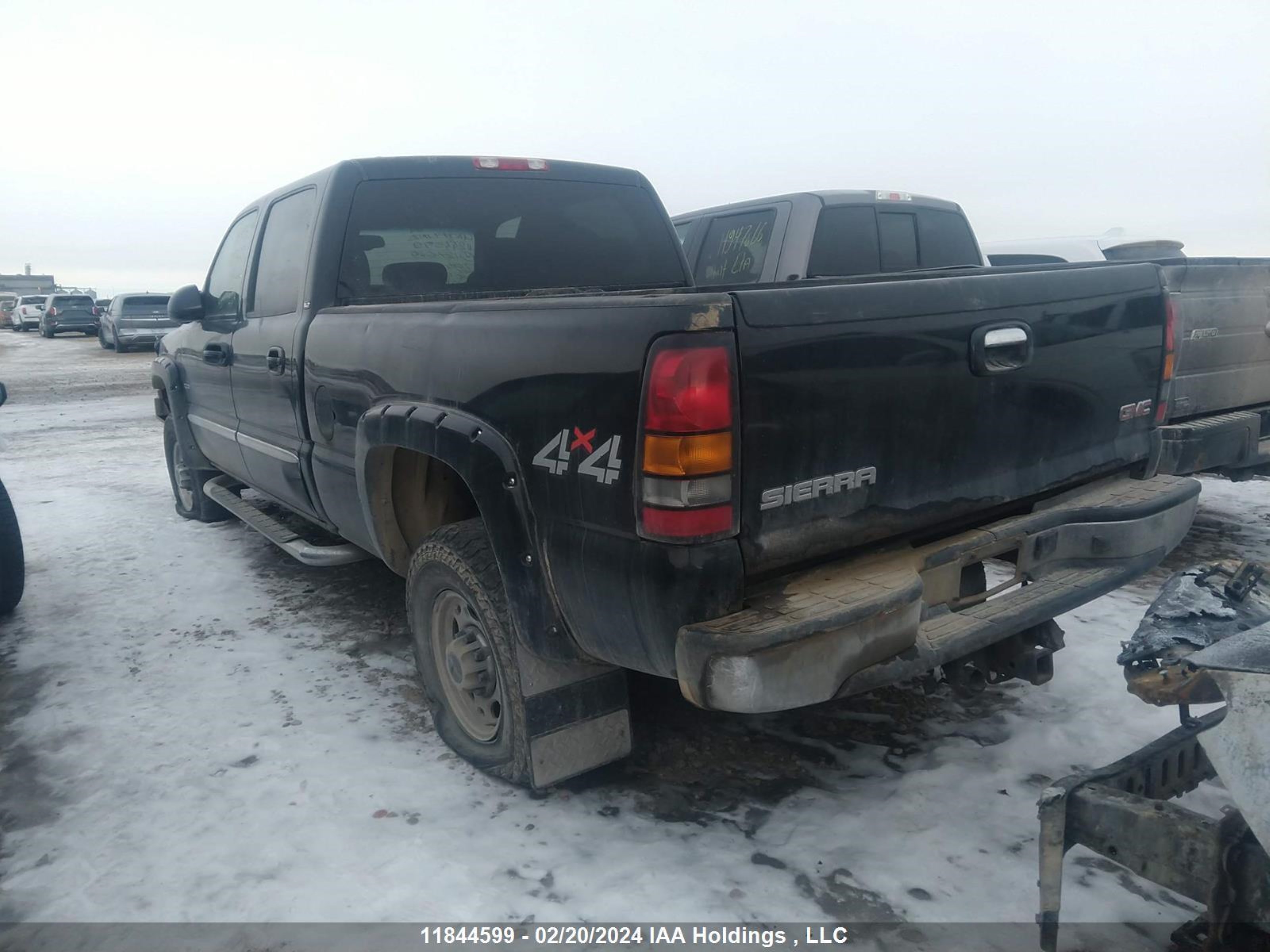 Photo 2 VIN: 1GTHK23294F187649 - GMC SIERRA 