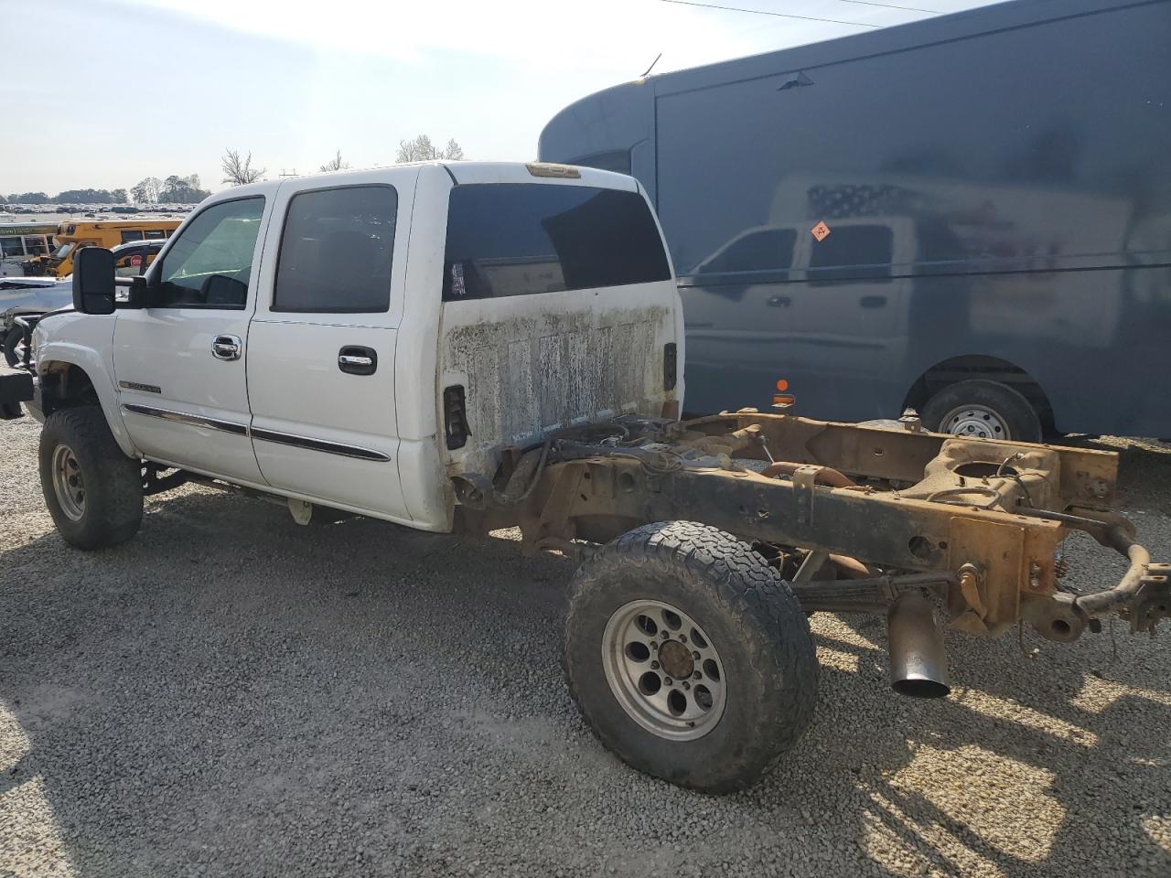 Photo 2 VIN: 1GTHK23295F879427 - GMC SIERRA 