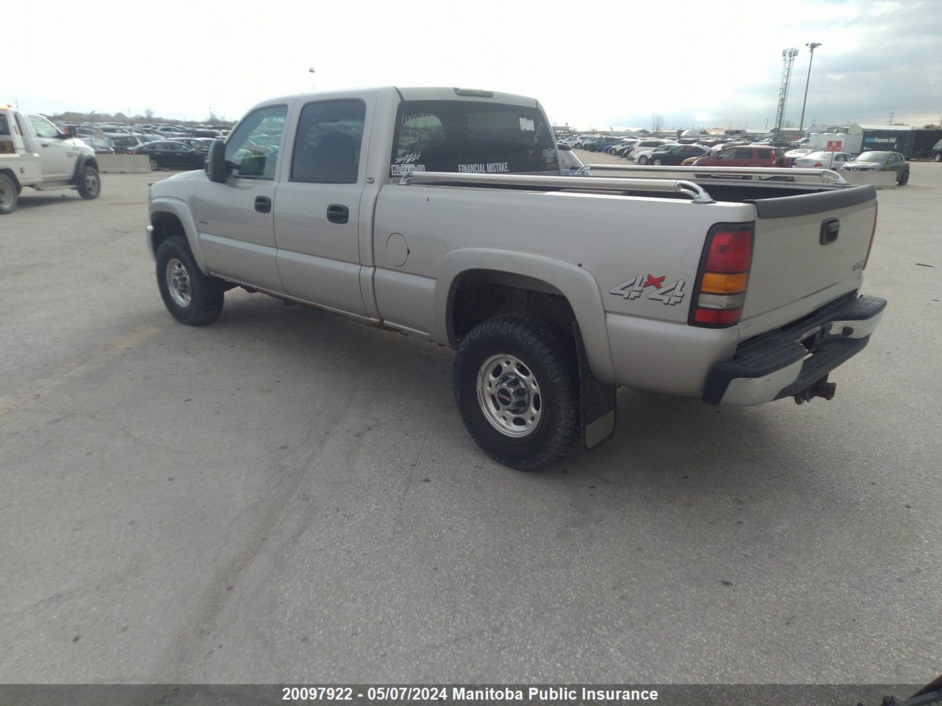 Photo 2 VIN: 1GTHK23295F935608 - GMC NULL 