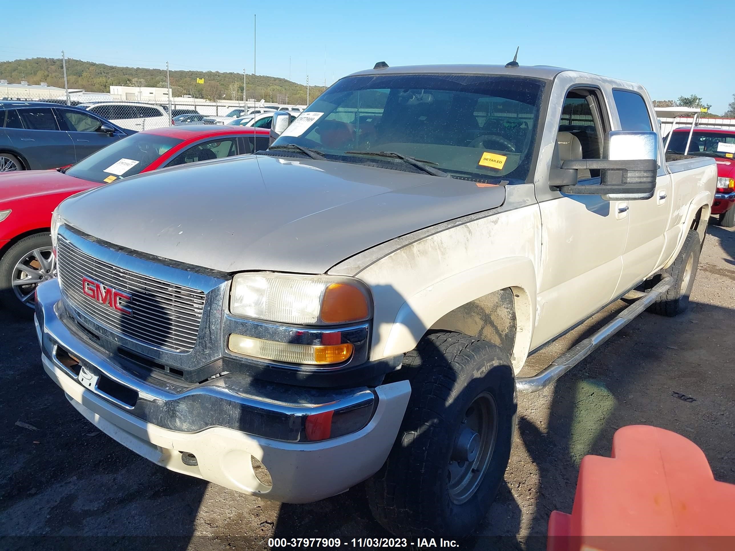 Photo 1 VIN: 1GTHK232X5F884958 - GMC SIERRA 