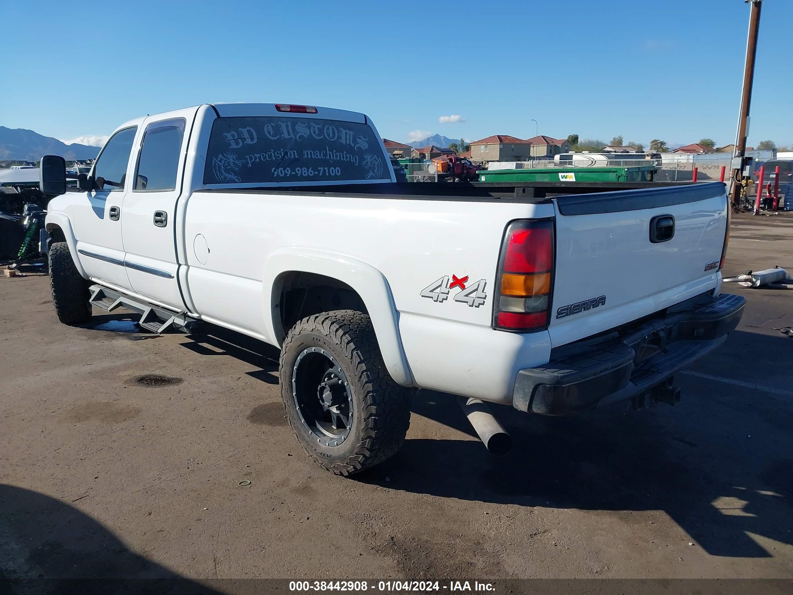 Photo 2 VIN: 1GTHK232X6F109464 - GMC SIERRA 