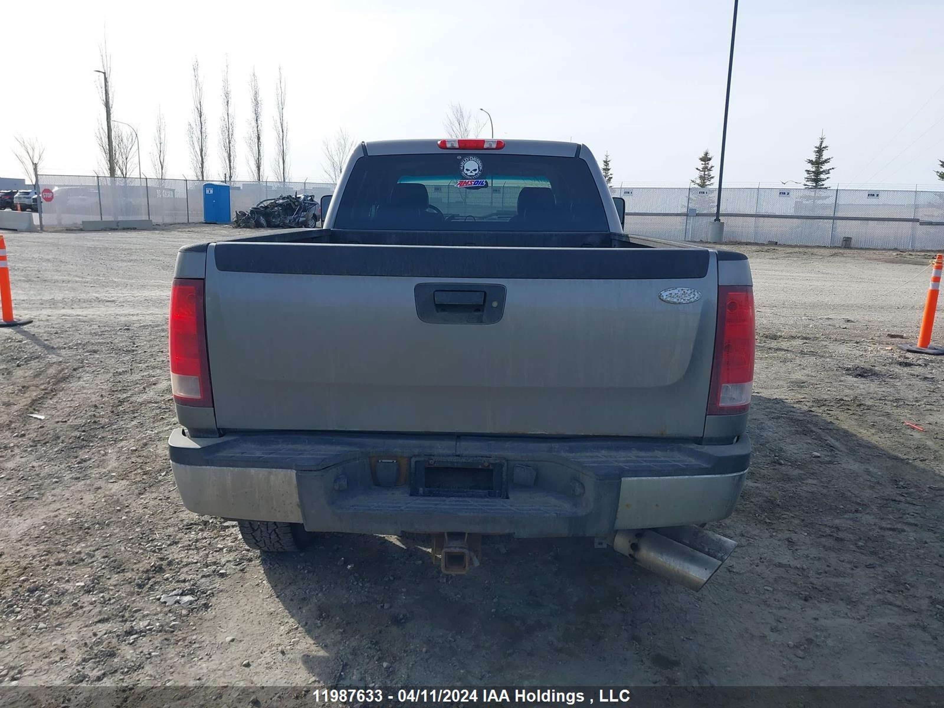 Photo 15 VIN: 1GTHK23608F118664 - GMC SIERRA 