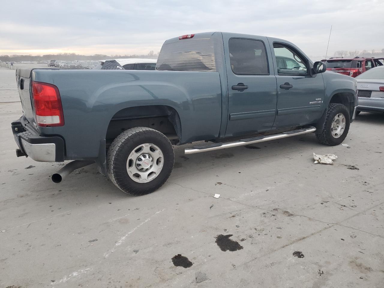 Photo 2 VIN: 1GTHK23608F184728 - GMC SIERRA 