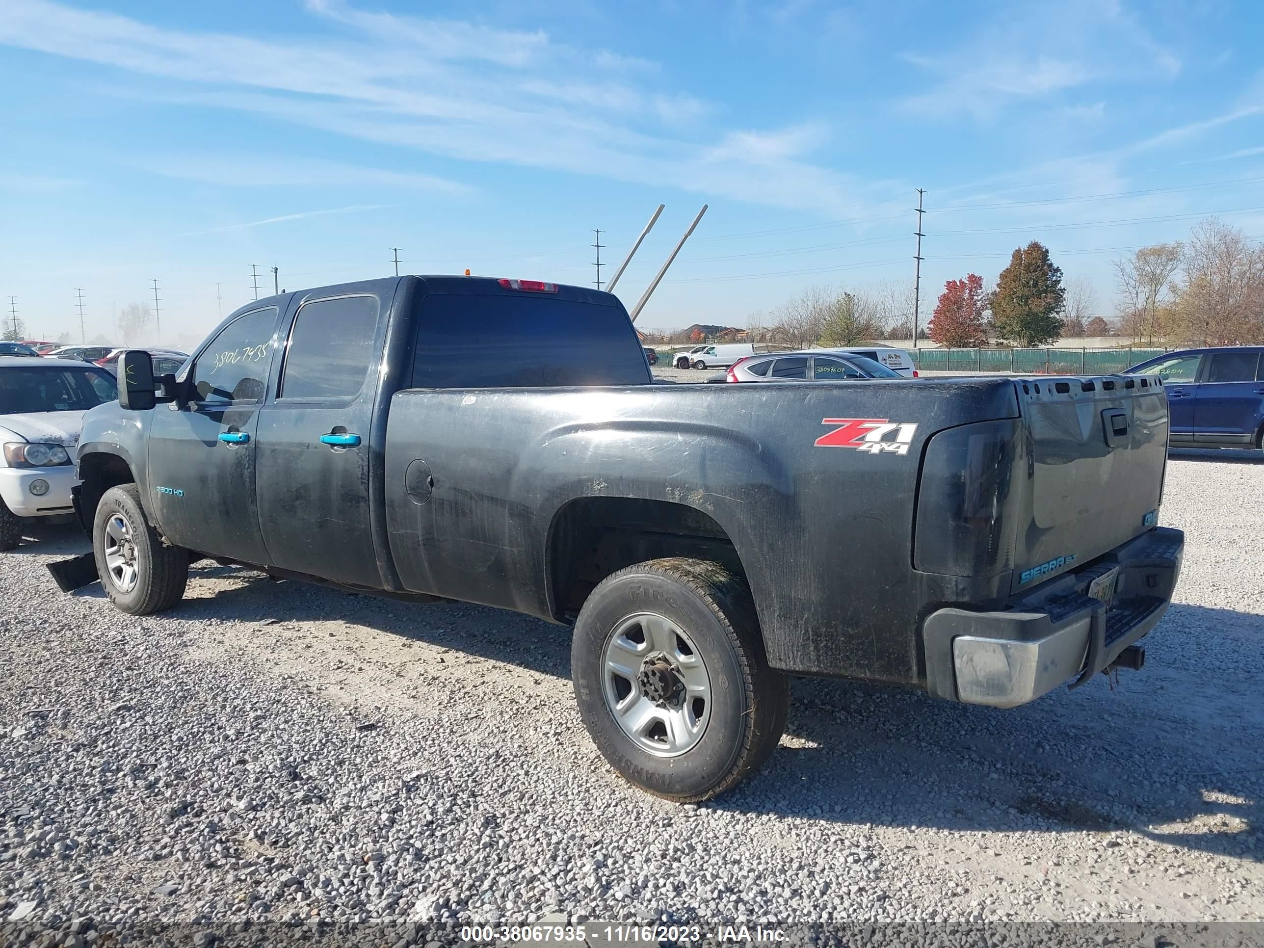 Photo 2 VIN: 1GTHK23618F153875 - GMC SIERRA 