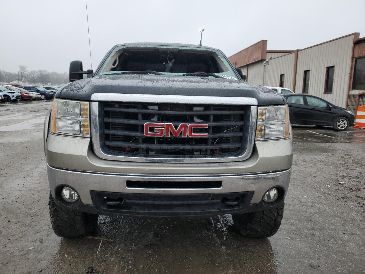 Photo 4 VIN: 1GTHK23618F156176 - GMC SIERRA 