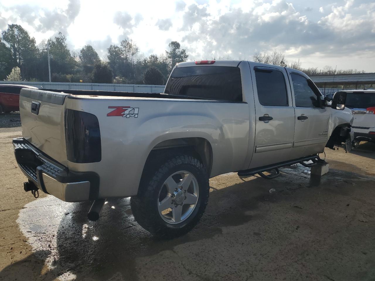 Photo 2 VIN: 1GTHK23638F106511 - GMC SIERRA 