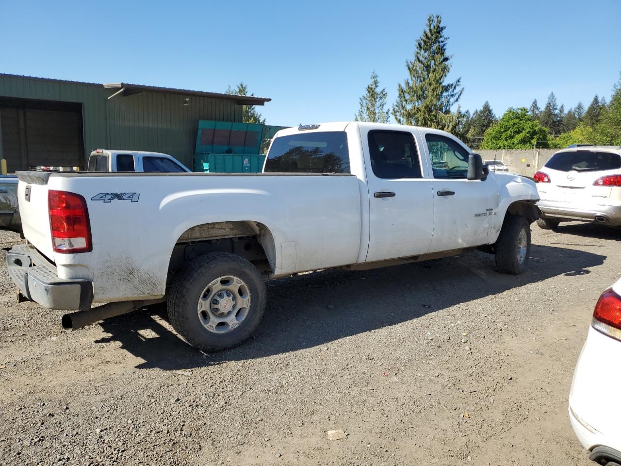 Photo 2 VIN: 1GTHK23638F167177 - GMC SIERRA 