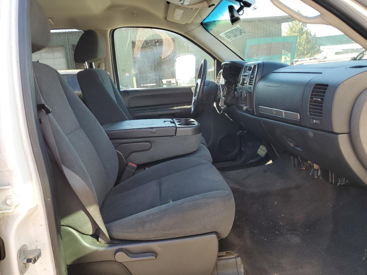 Photo 6 VIN: 1GTHK23638F167177 - GMC SIERRA 