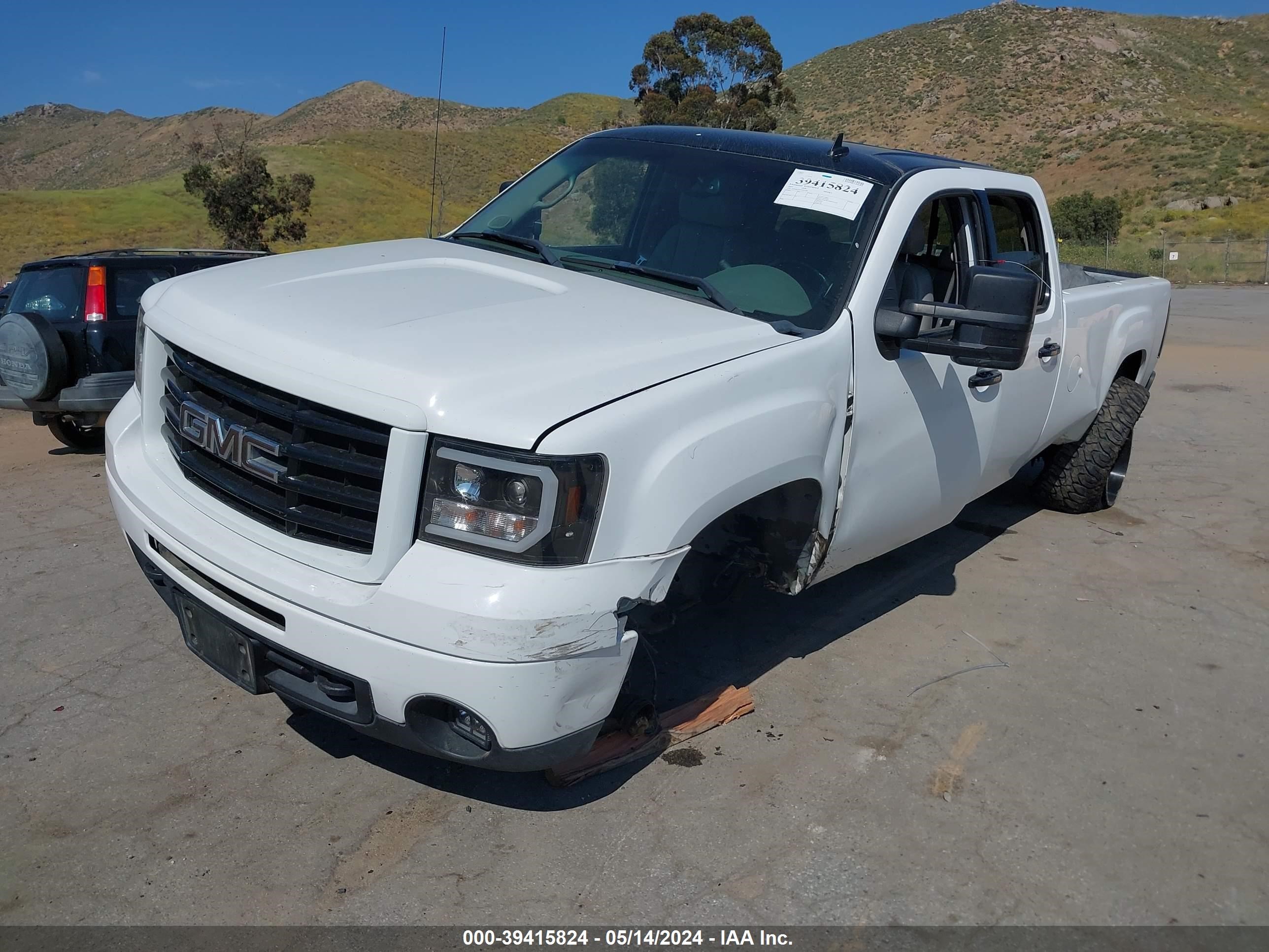 Photo 1 VIN: 1GTHK23657F515480 - GMC SIERRA 