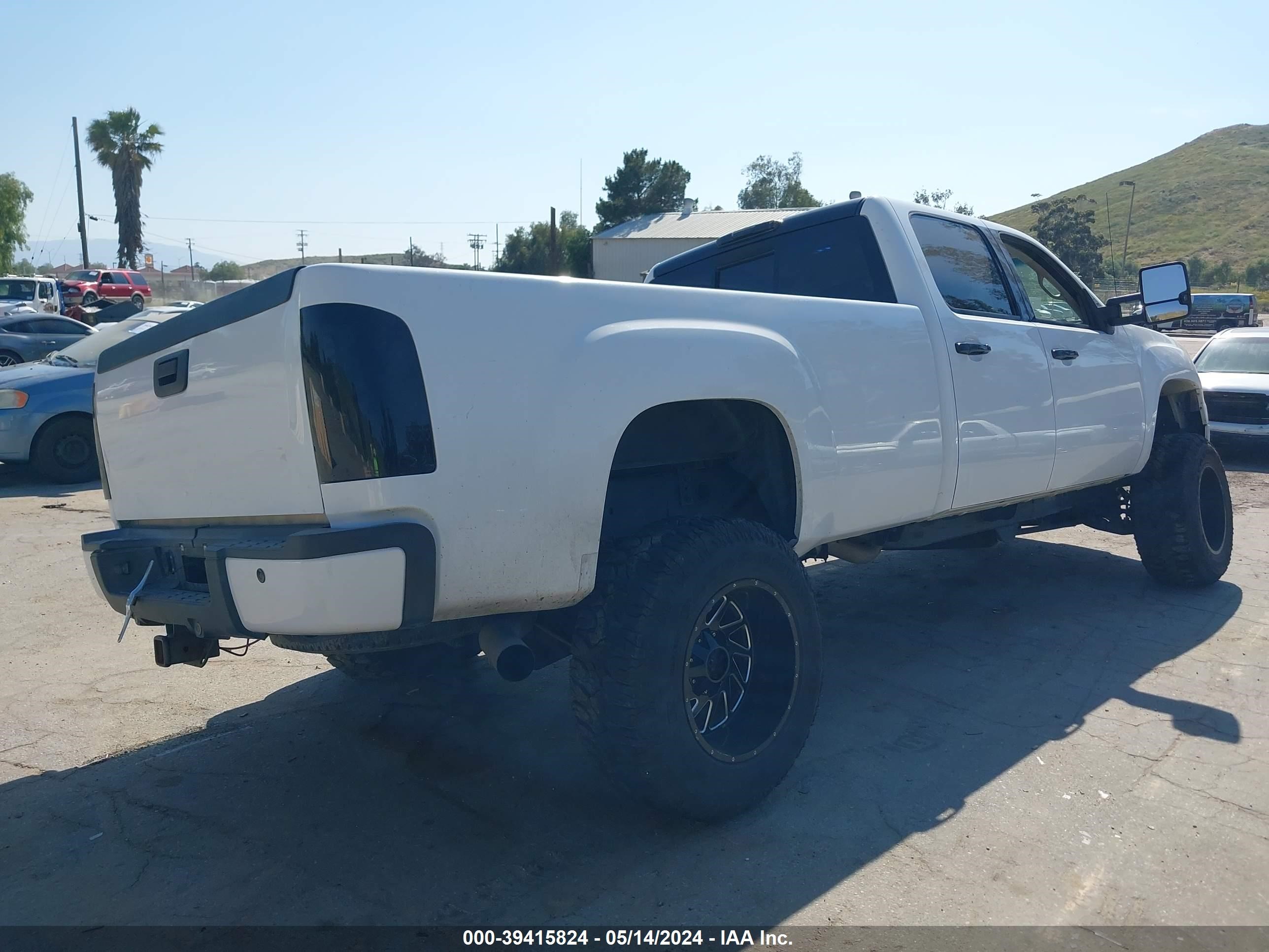 Photo 3 VIN: 1GTHK23657F515480 - GMC SIERRA 