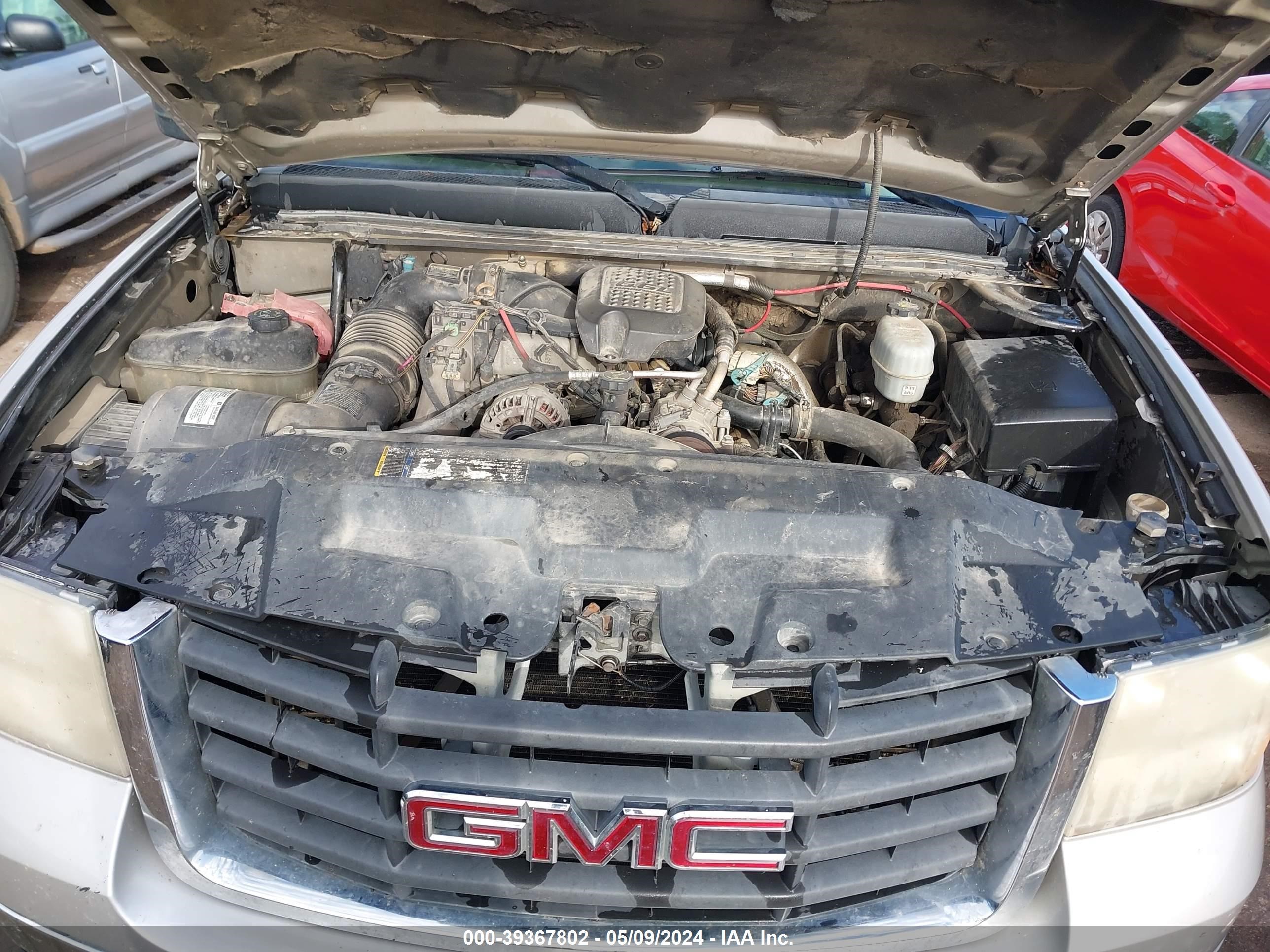 Photo 9 VIN: 1GTHK23658F227752 - GMC SIERRA 