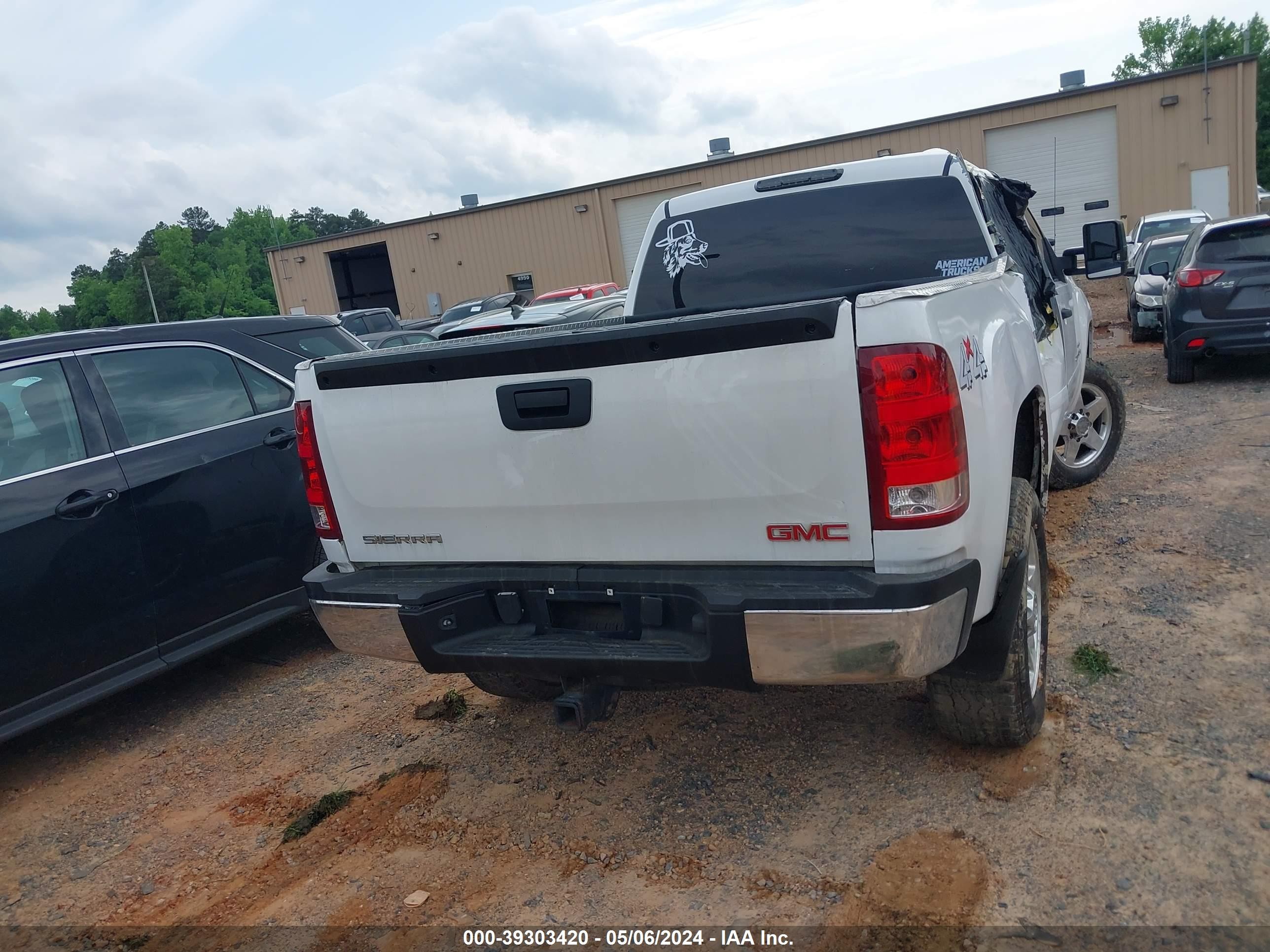 Photo 15 VIN: 1GTHK23678F109783 - GMC SIERRA 