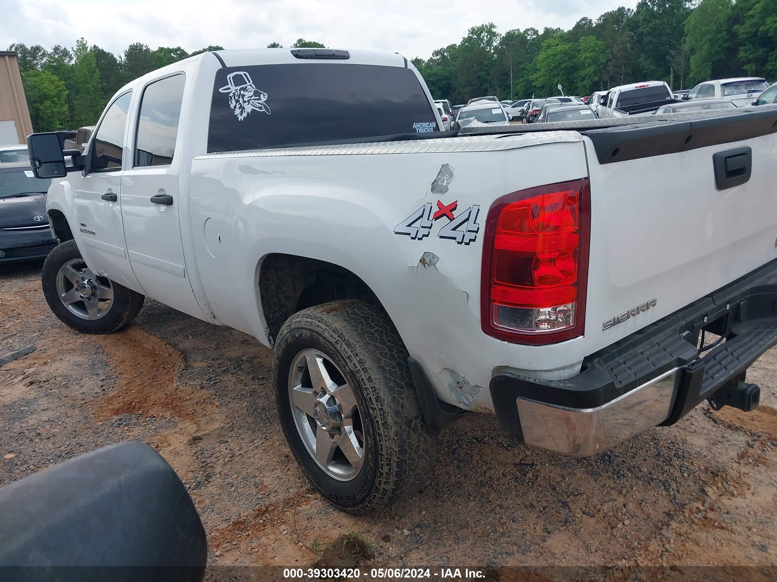 Photo 2 VIN: 1GTHK23678F109783 - GMC SIERRA 