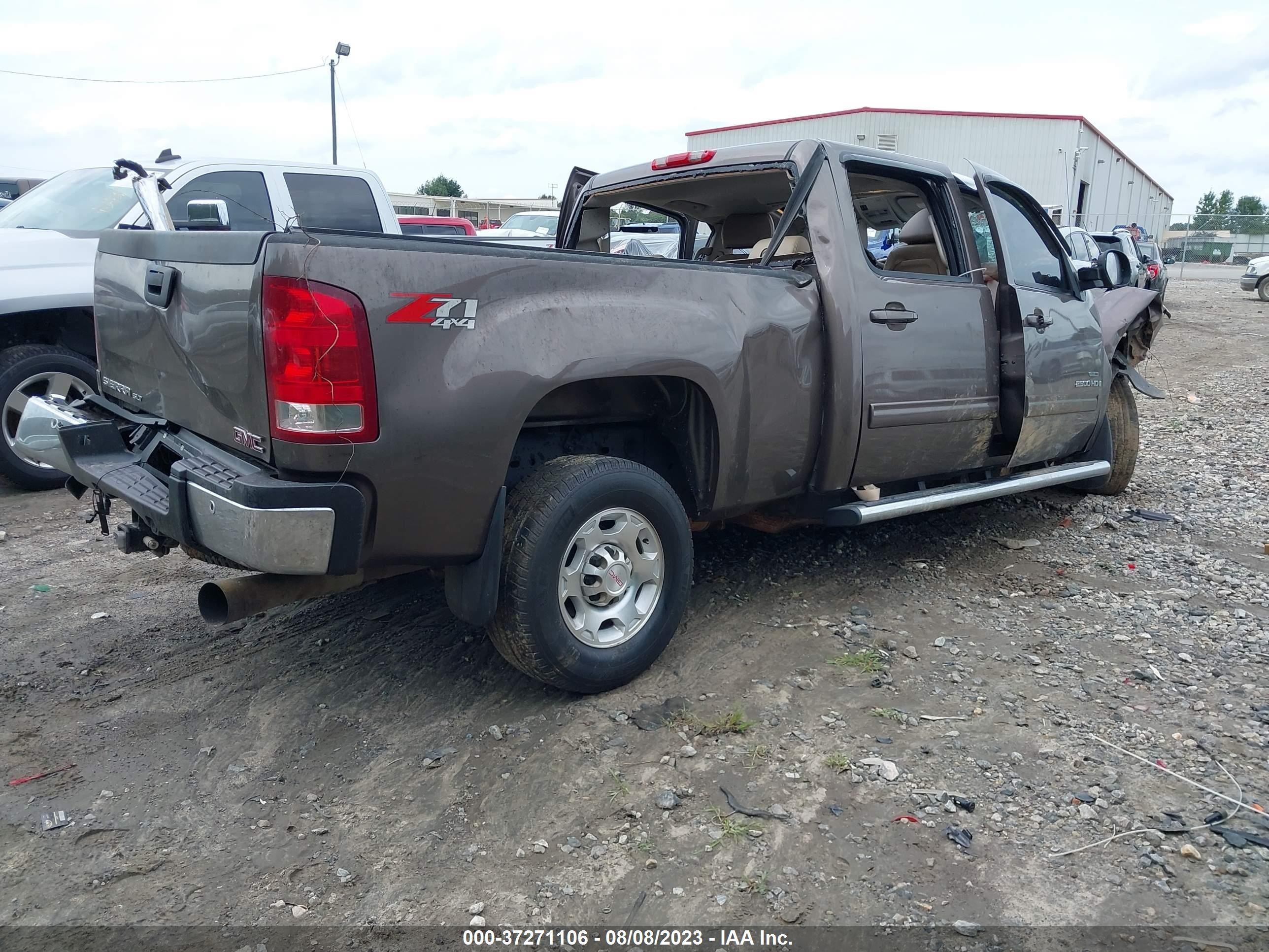 Photo 3 VIN: 1GTHK23698F115262 - GMC SIERRA 