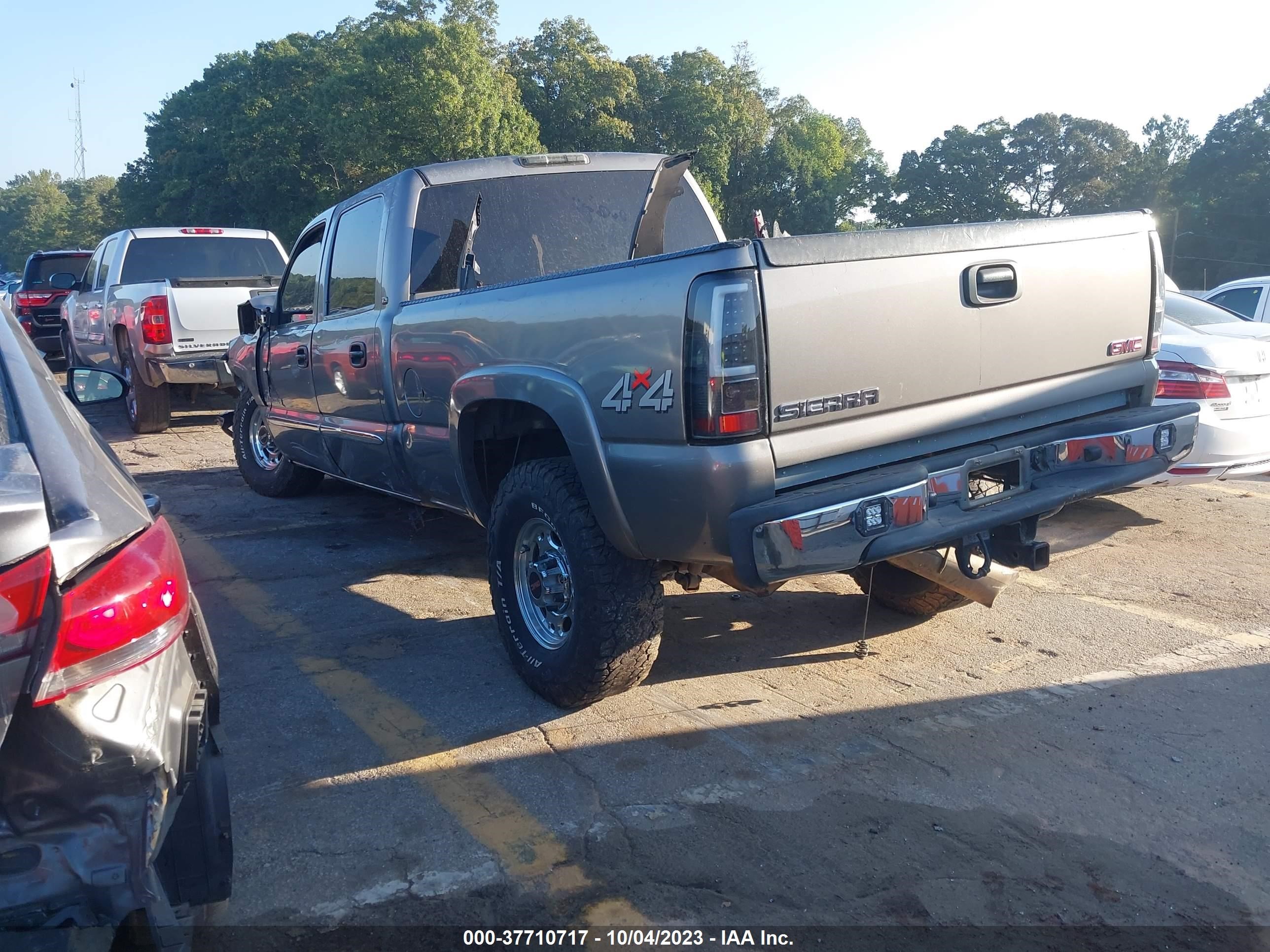 Photo 2 VIN: 1GTHK23D17F134658 - GMC SIERRA 