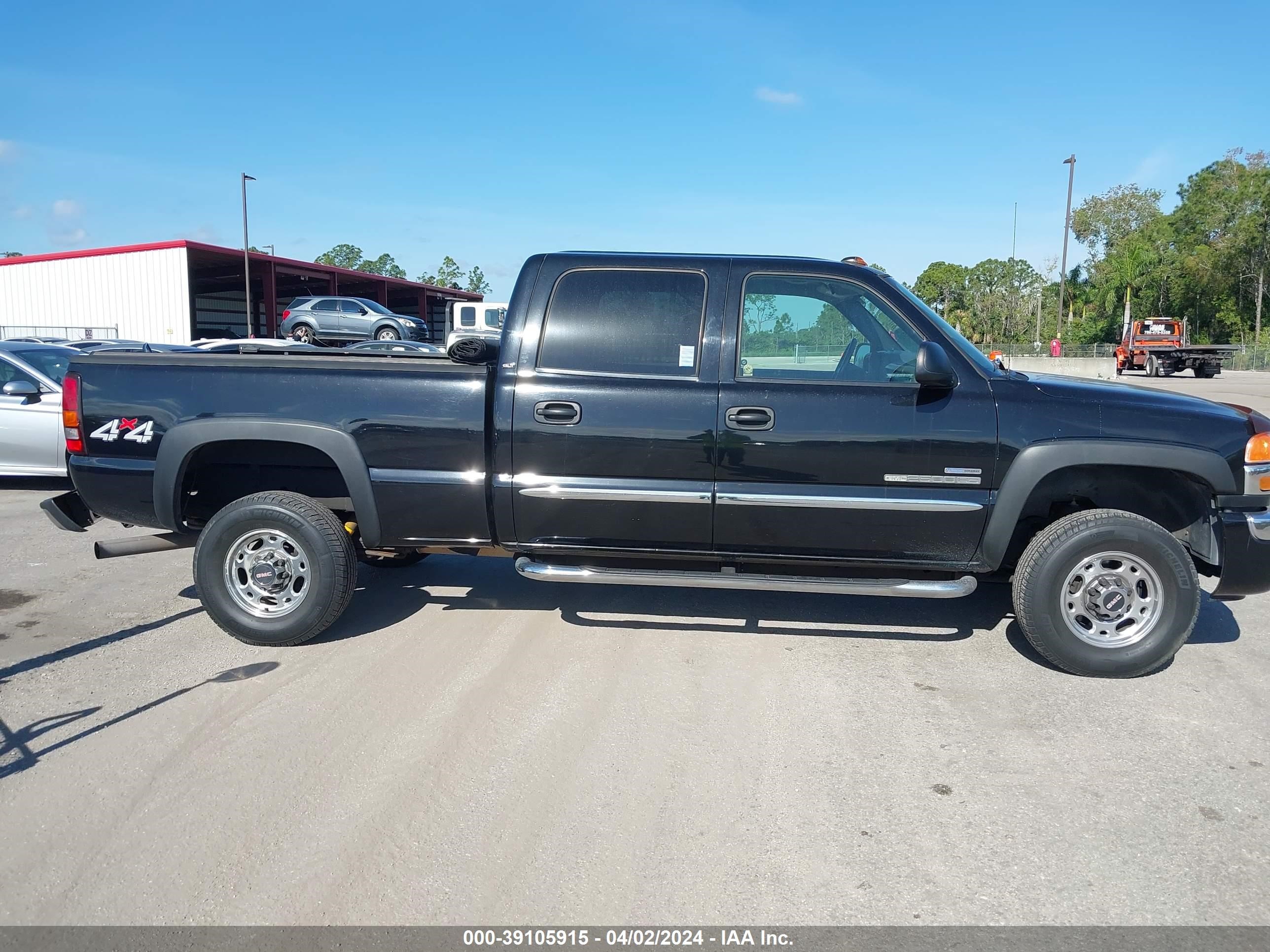 Photo 12 VIN: 1GTHK23D27F110658 - GMC SIERRA 